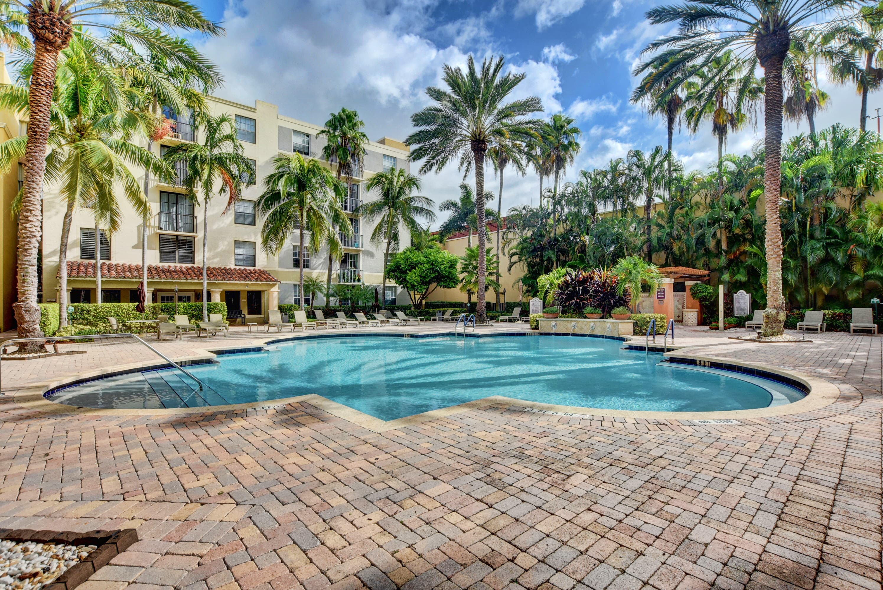 630 S Sapodilla Avenue 112, West Palm Beach, FL 33401 32