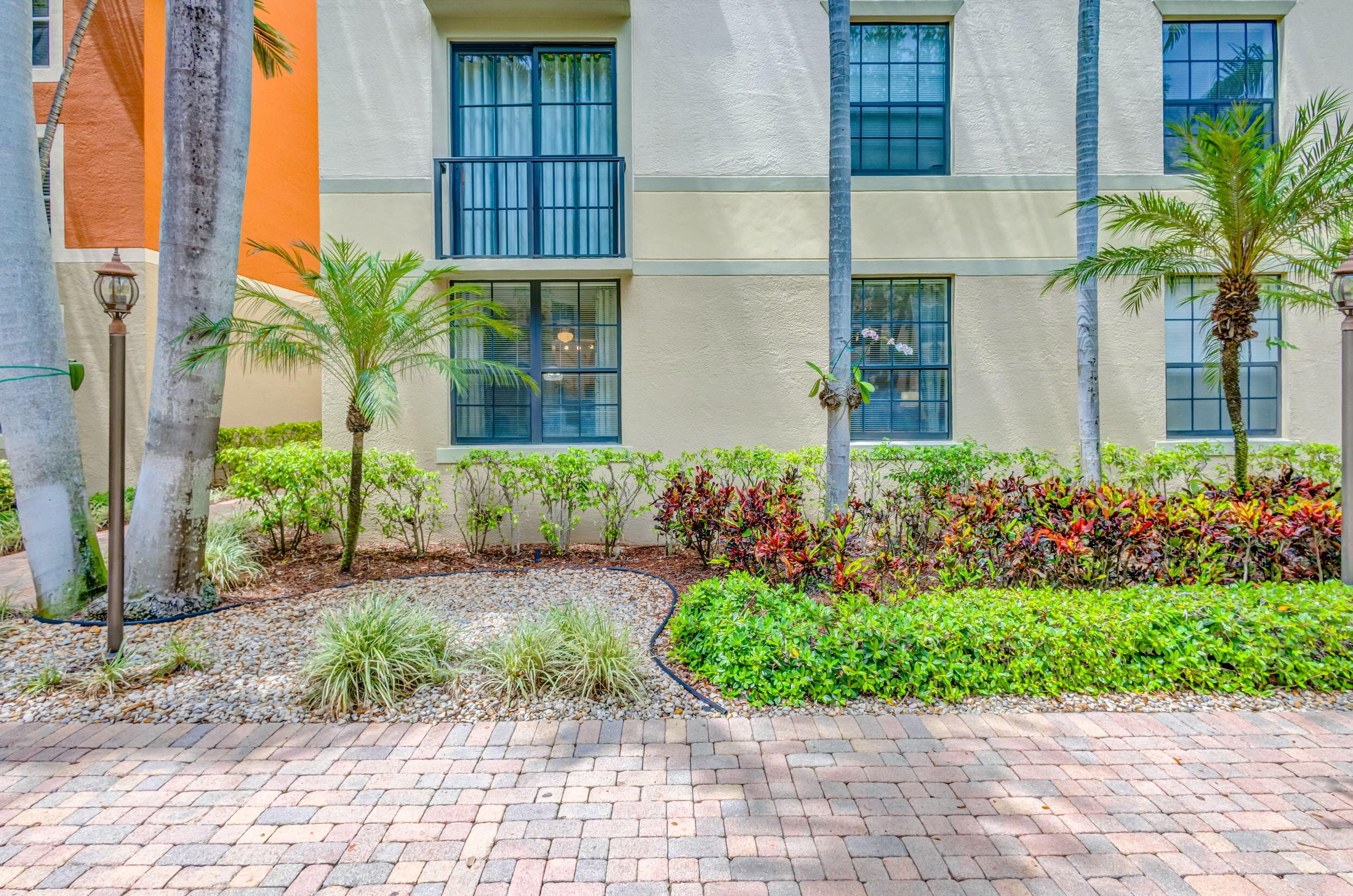 630 S Sapodilla Avenue 112, West Palm Beach, FL 33401 35