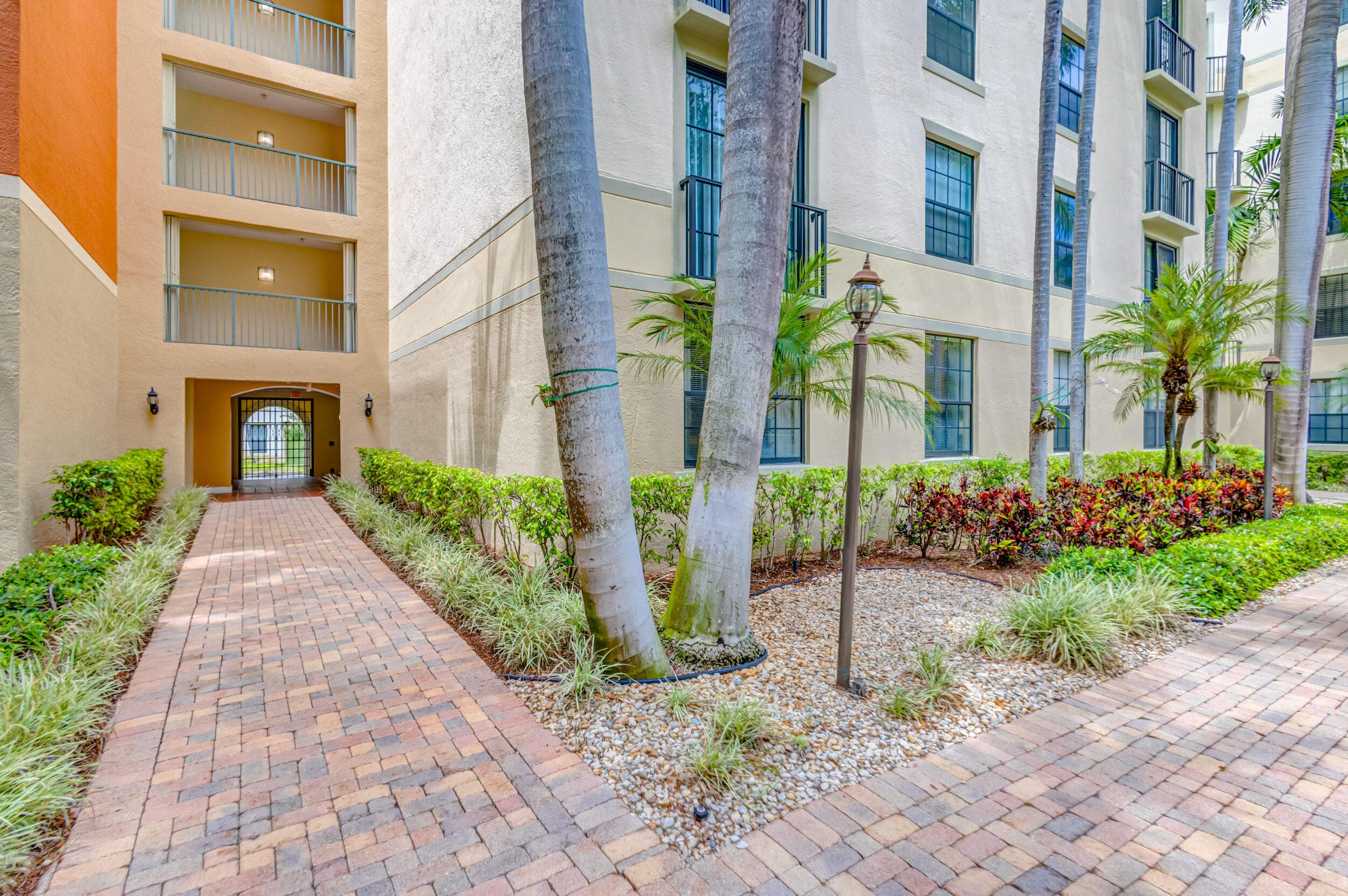630 S Sapodilla Avenue 112, West Palm Beach, FL 33401 36