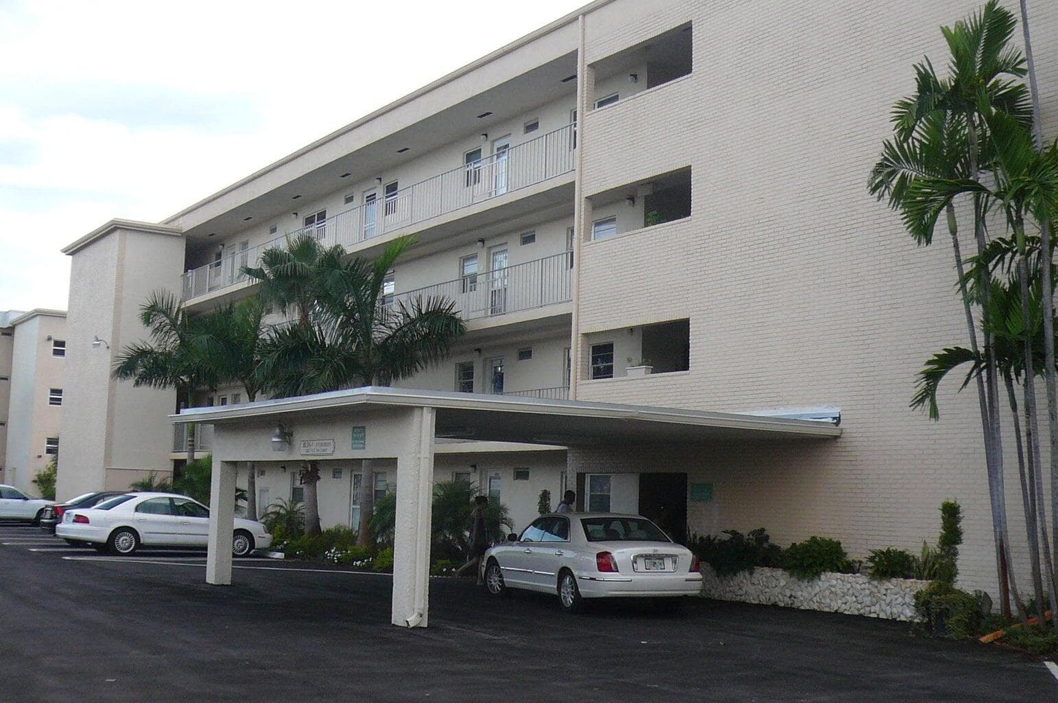2400 NE 1st Lane 206, Boynton Beach, FL 33435
