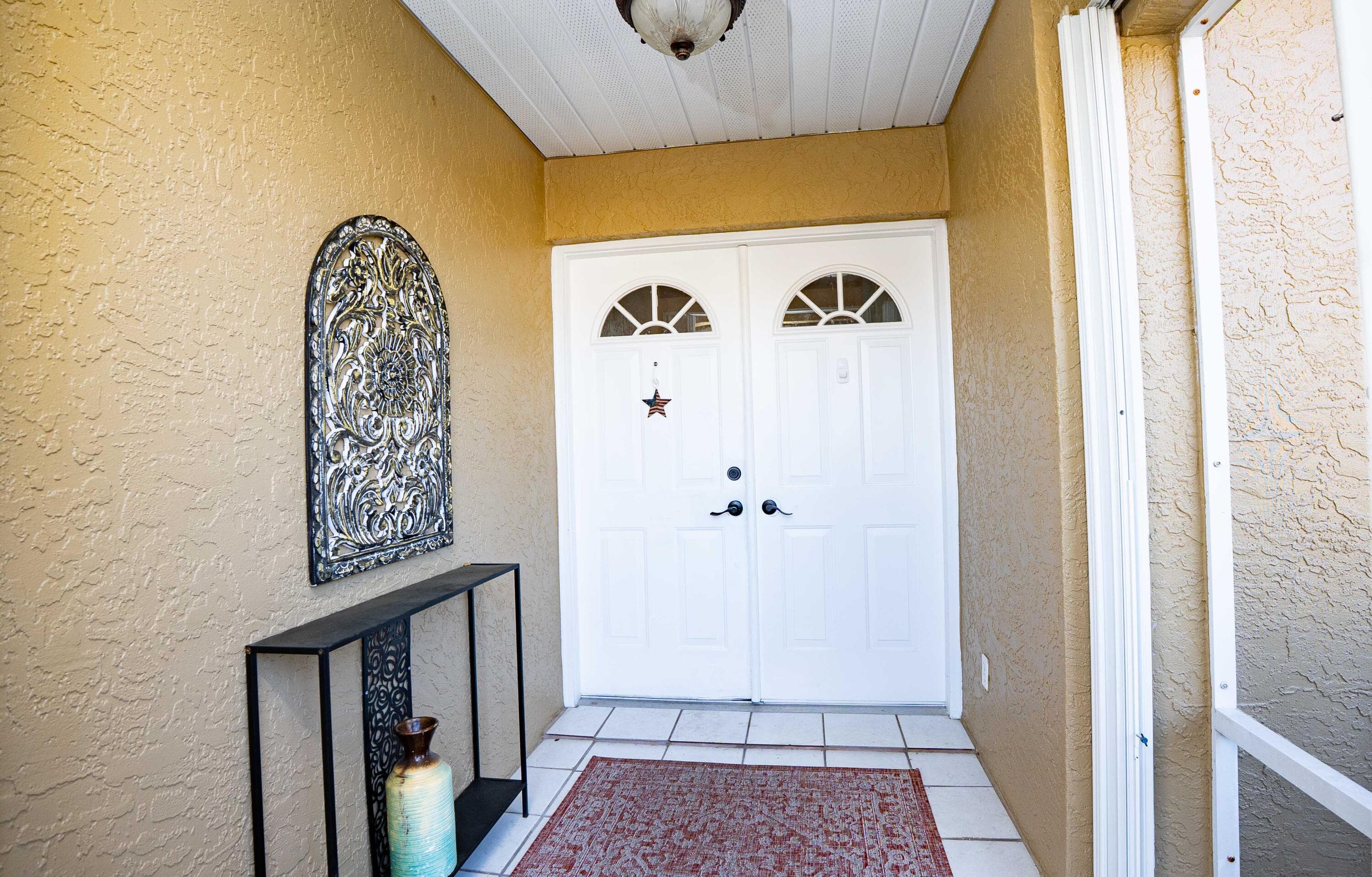 376 NW Sherry Lane, Port St. Lucie, FL 34986 2