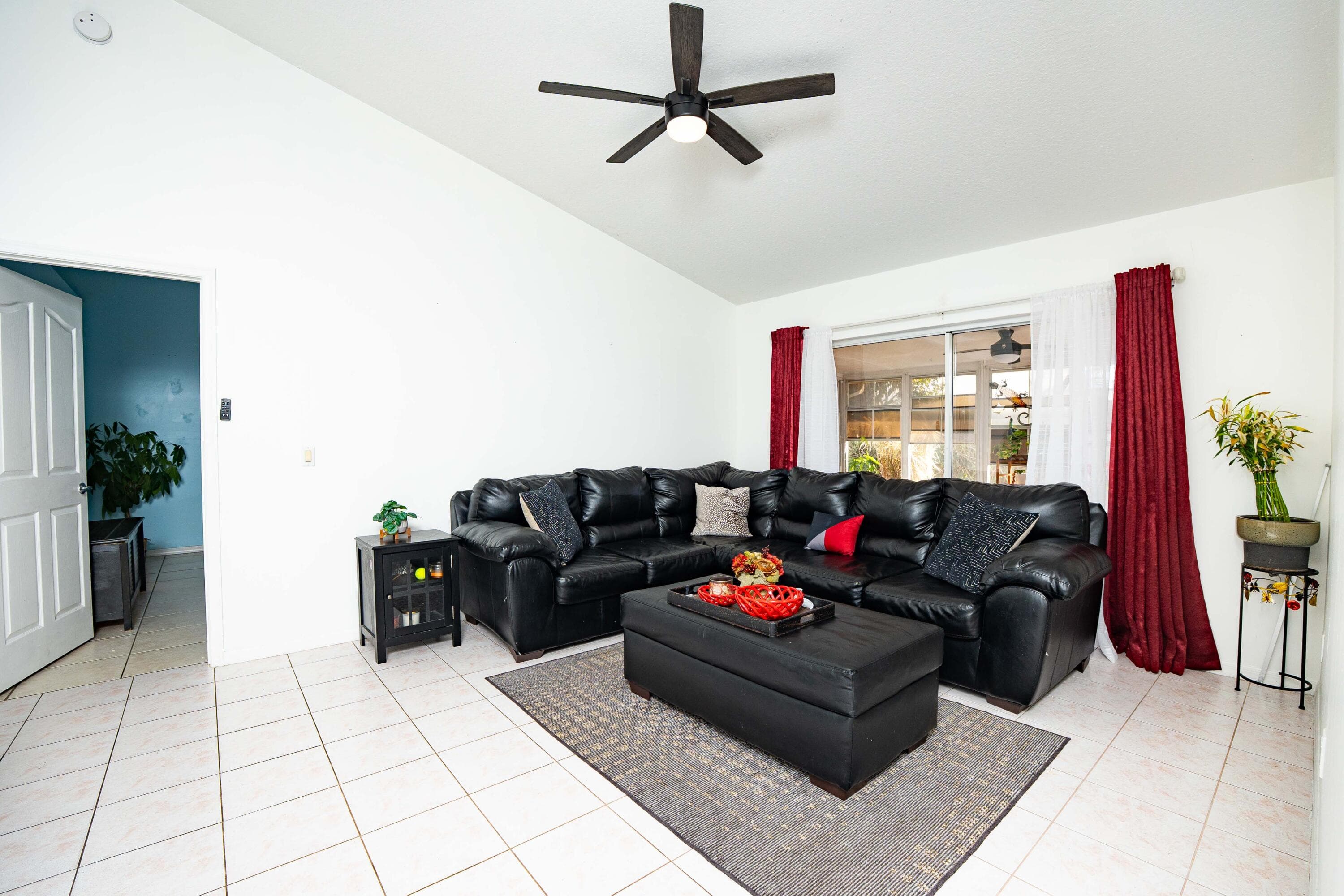 376 NW Sherry Lane, Port St. Lucie, FL 34986 4