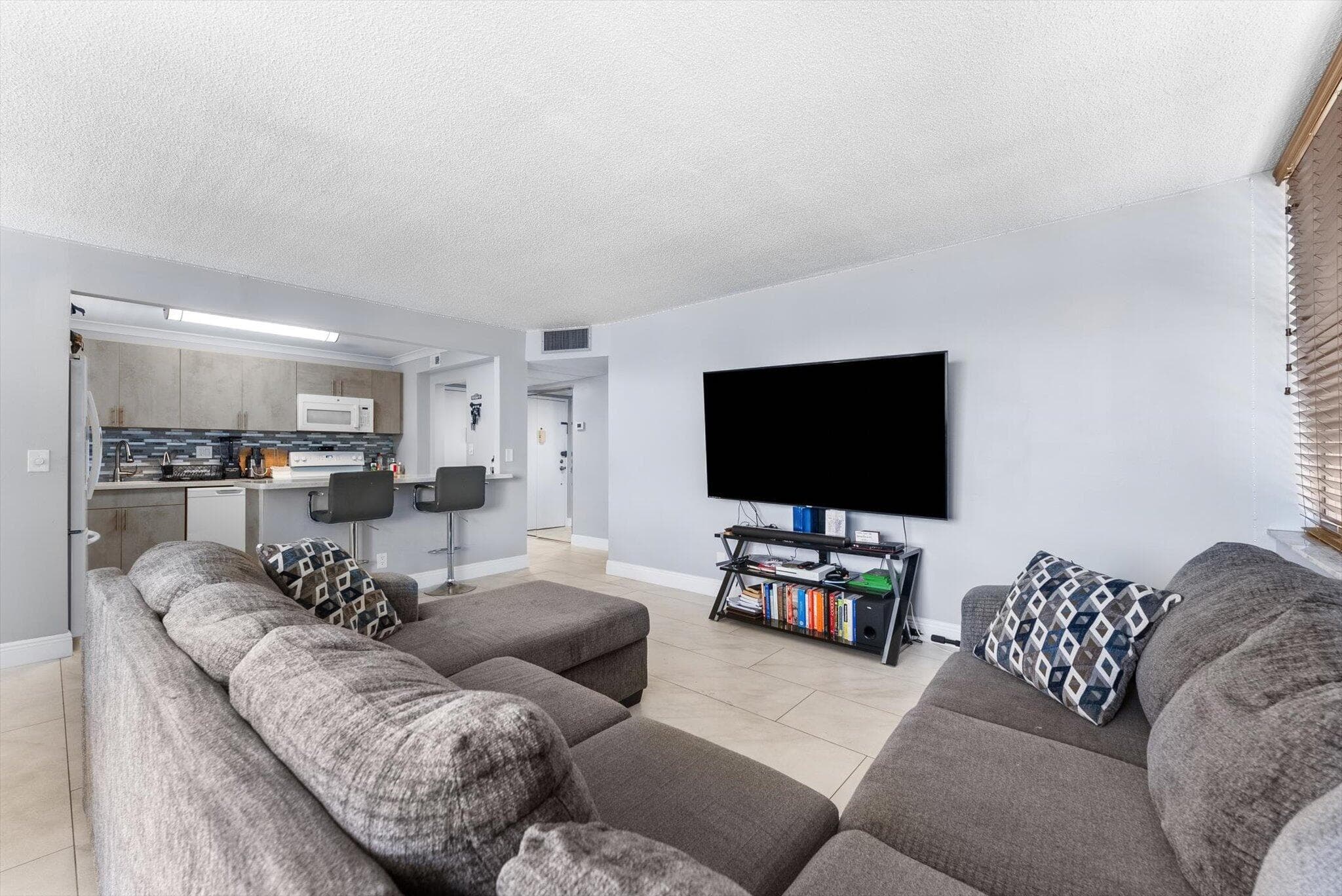 2751 Taft Street 403, Hollywood, FL 33020 9