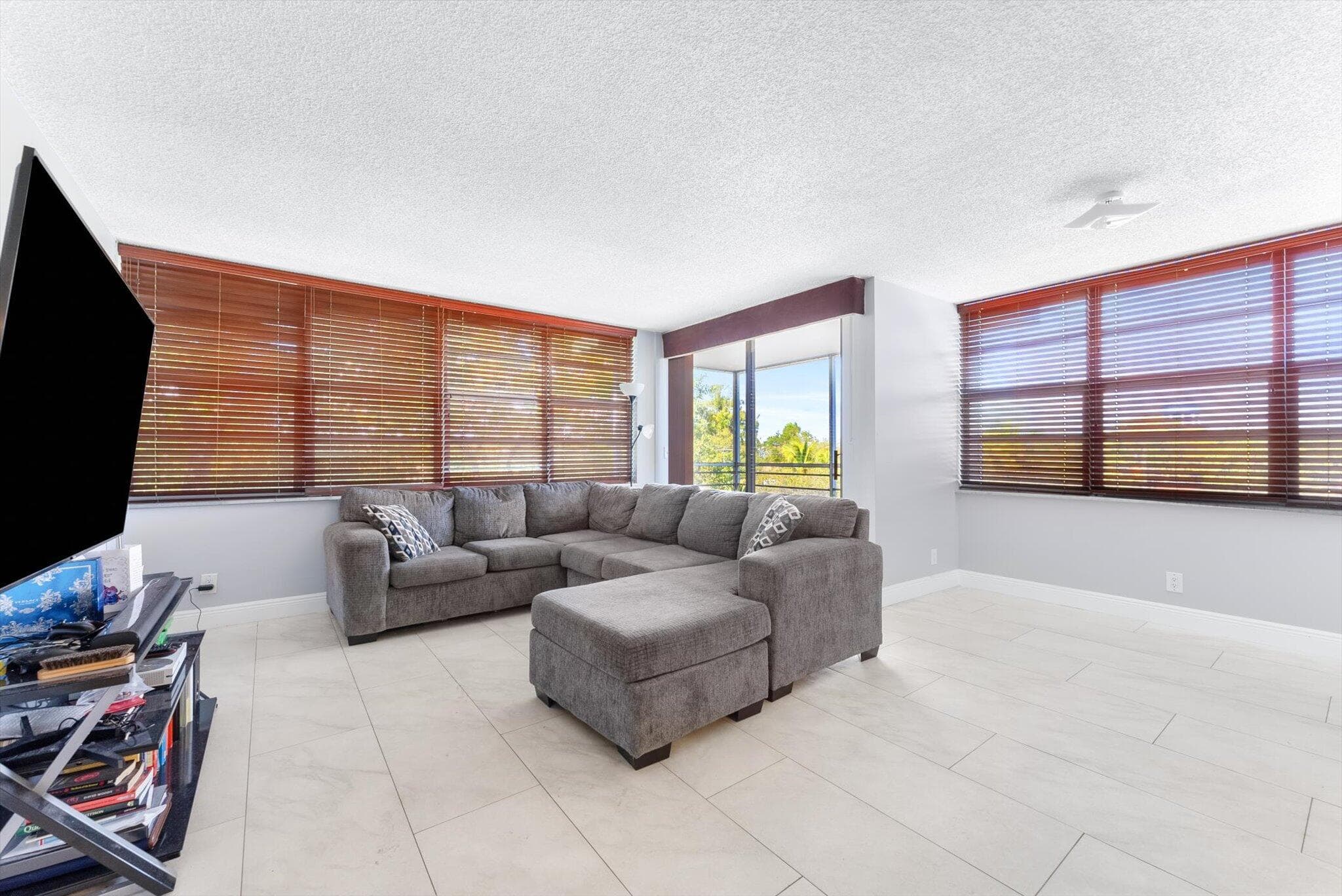 2751 Taft Street 403, Hollywood, FL 33020 8