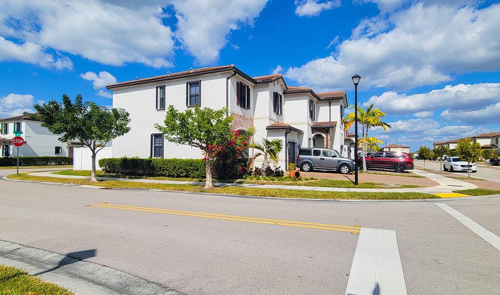 10902 W 33rd Way, Hialeah, FL 33018 6