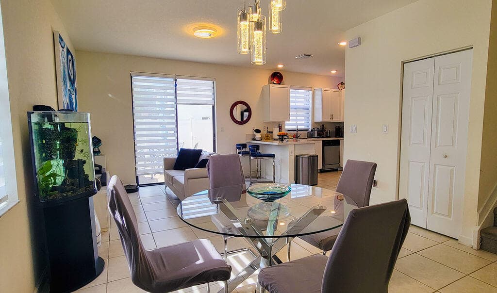 10902 W 33rd Way, Hialeah, FL 33018 64