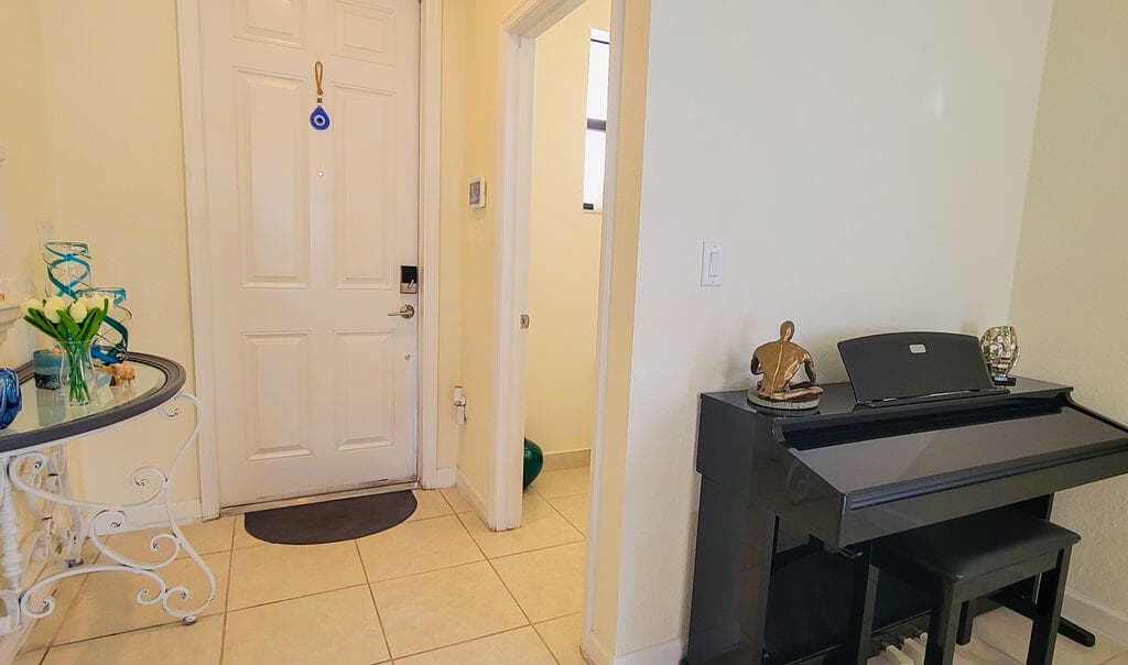 10902 W 33rd Way, Hialeah, FL 33018 69