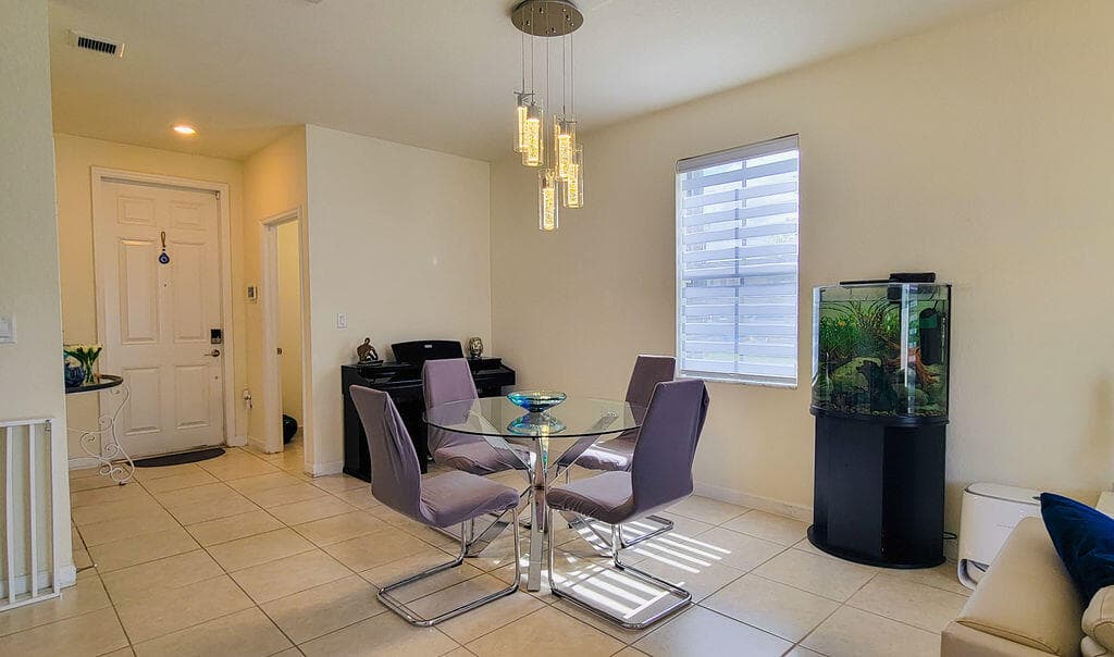 10902 W 33rd Way, Hialeah, FL 33018 73