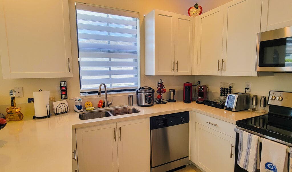 10902 W 33rd Way, Hialeah, FL 33018 76