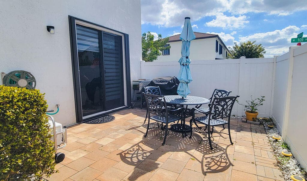 10902 W 33rd Way, Hialeah, FL 33018 91