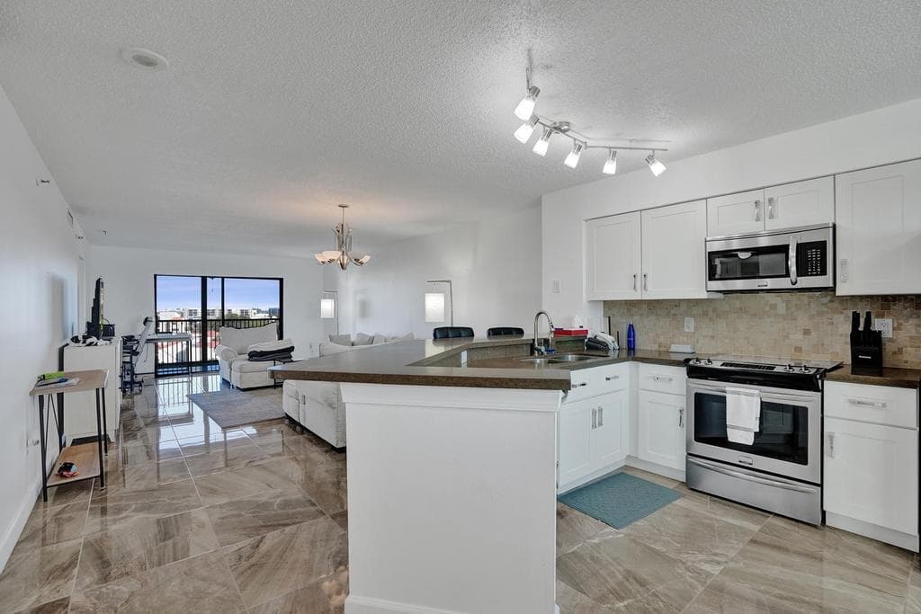 2334 S Cypress Bend Drive 907, Pompano Beach, FL 33069 9