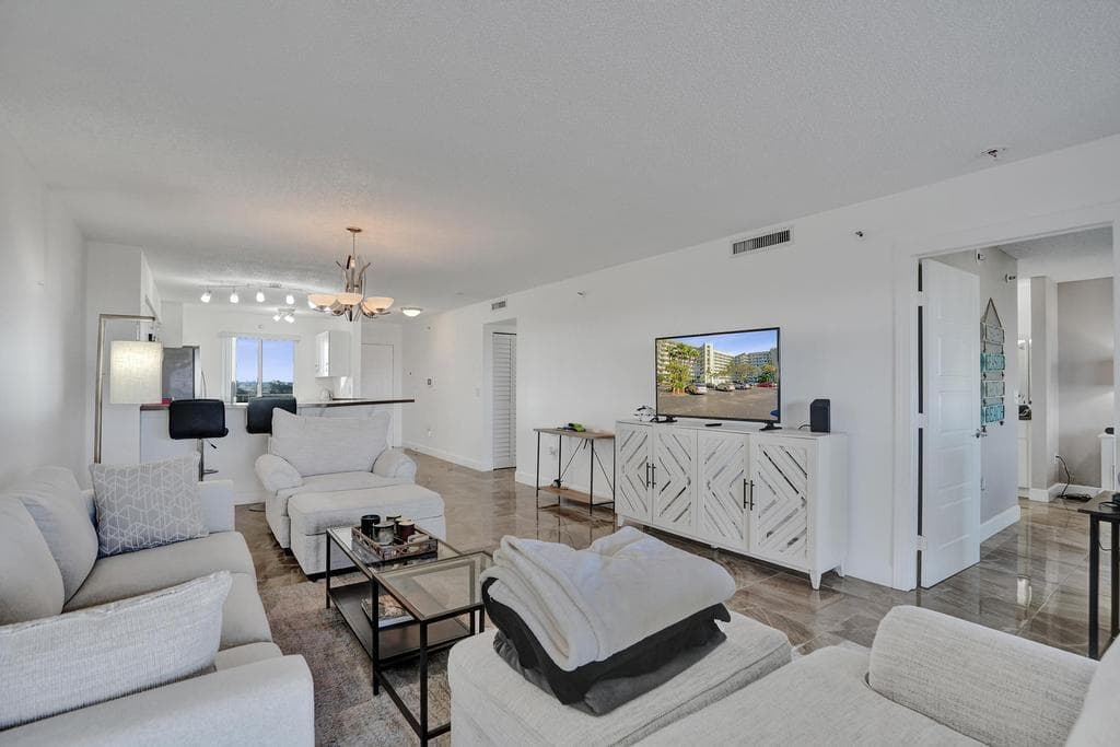 2334 S Cypress Bend Drive 907, Pompano Beach, FL 33069 8