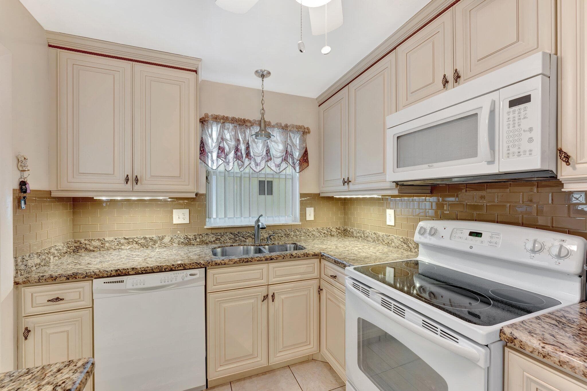 806 SE 7th Street 201, Deerfield Beach, FL 33441 12