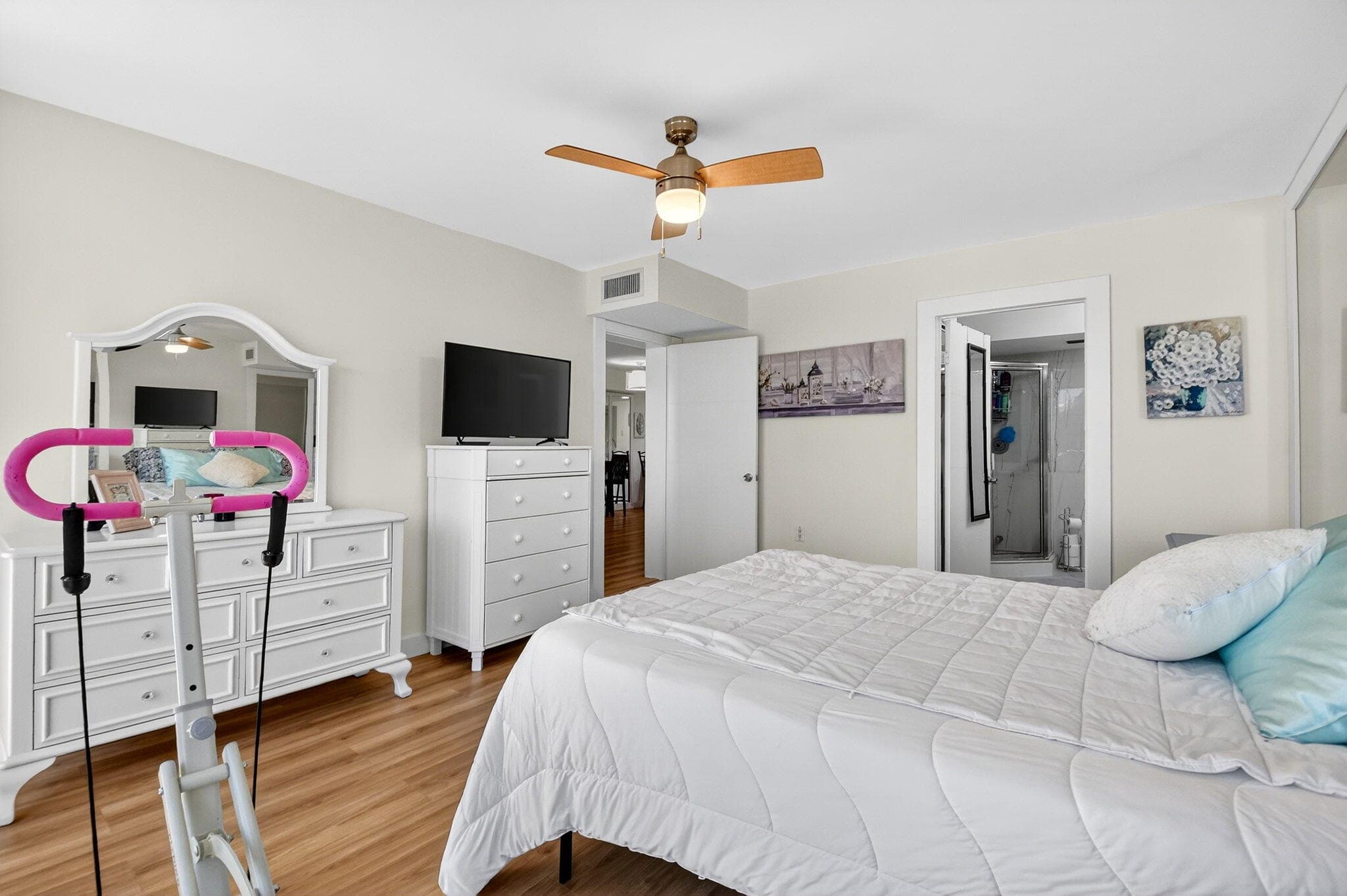2701 Village Boulevard 303, West Palm Beach, FL 33409 19