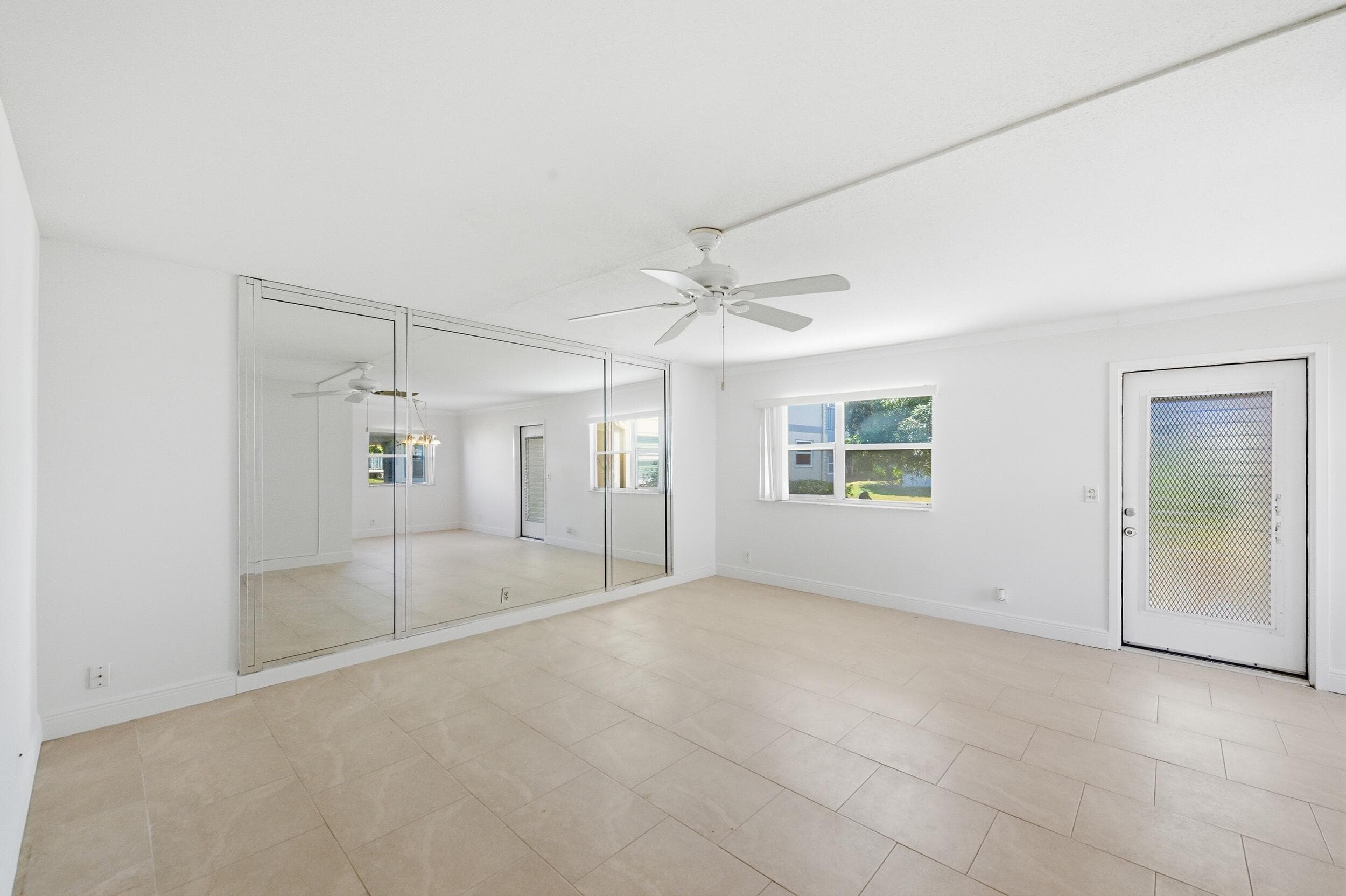 452 Brittany J, Delray Beach, FL 33446 4