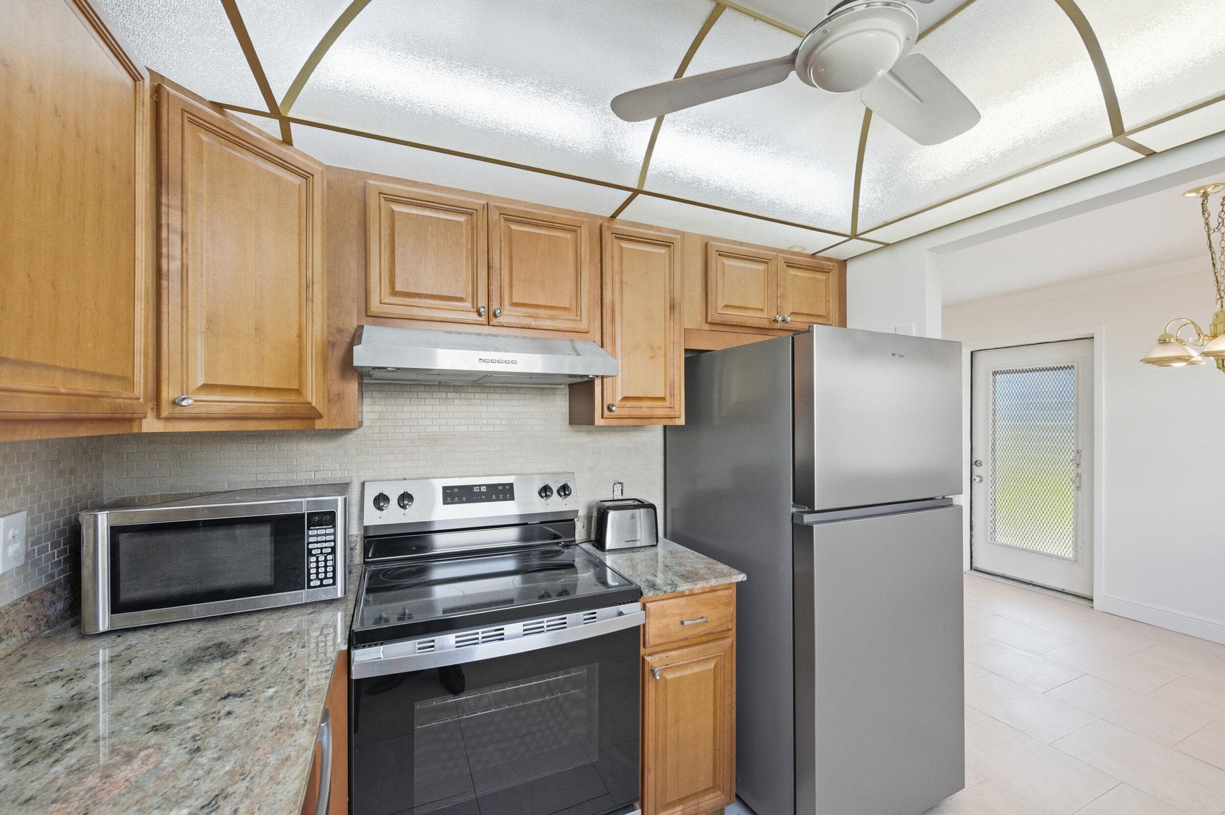 452 Brittany J, Delray Beach, FL 33446 5
