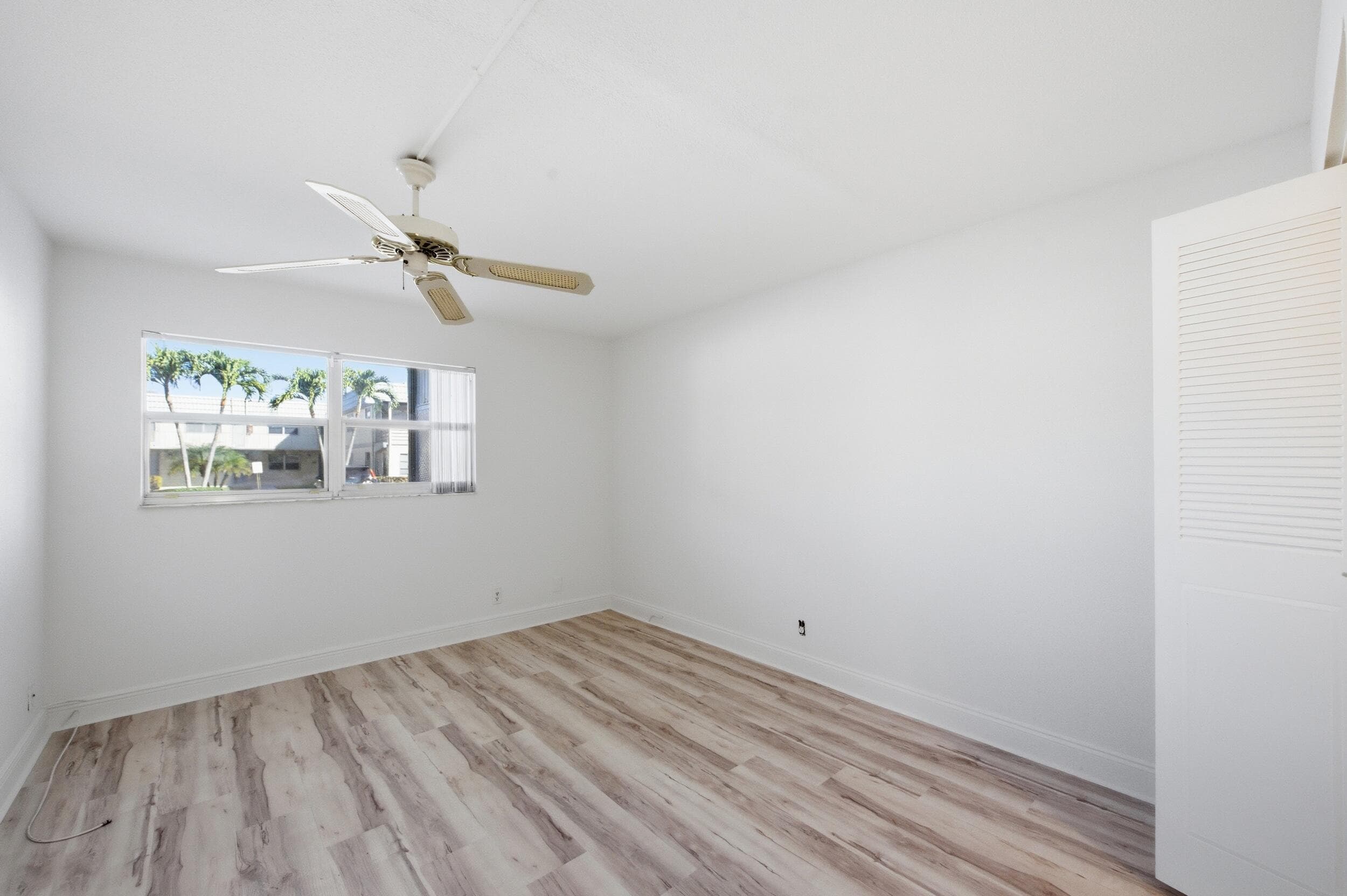 452 Brittany J, Delray Beach, FL 33446 9
