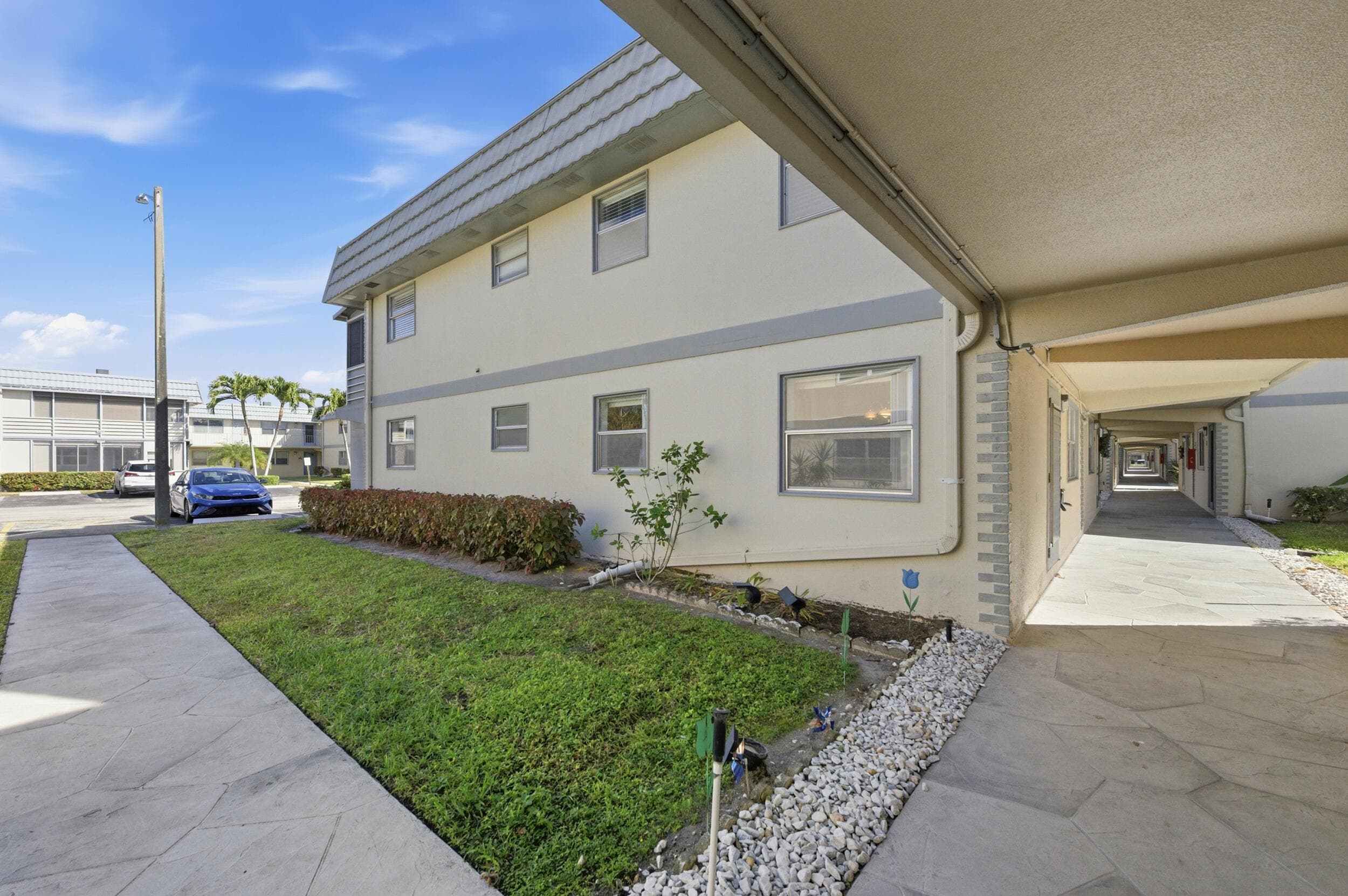 452 Brittany J, Delray Beach, FL 33446 21