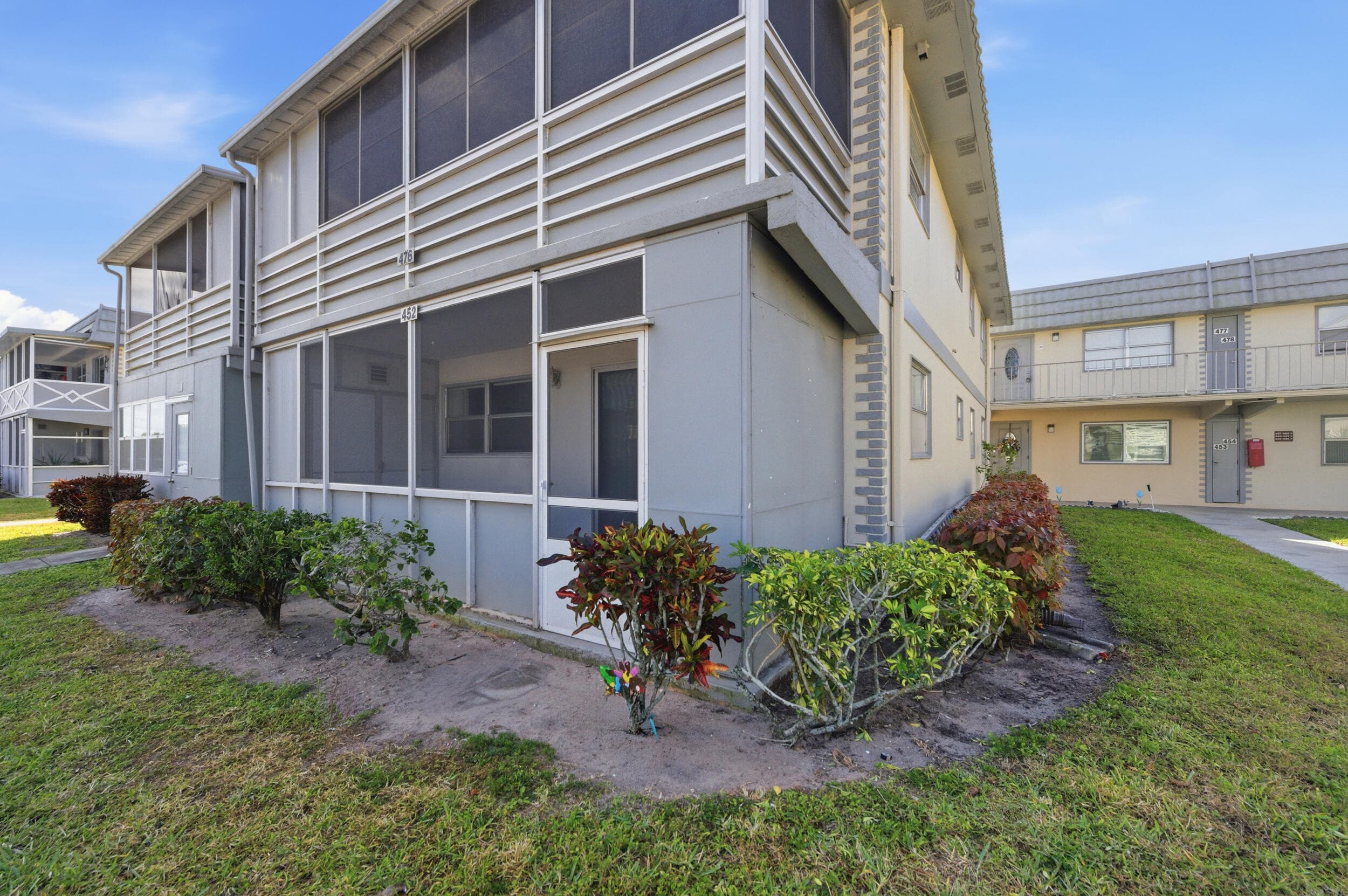 452 Brittany J, Delray Beach, FL 33446 24