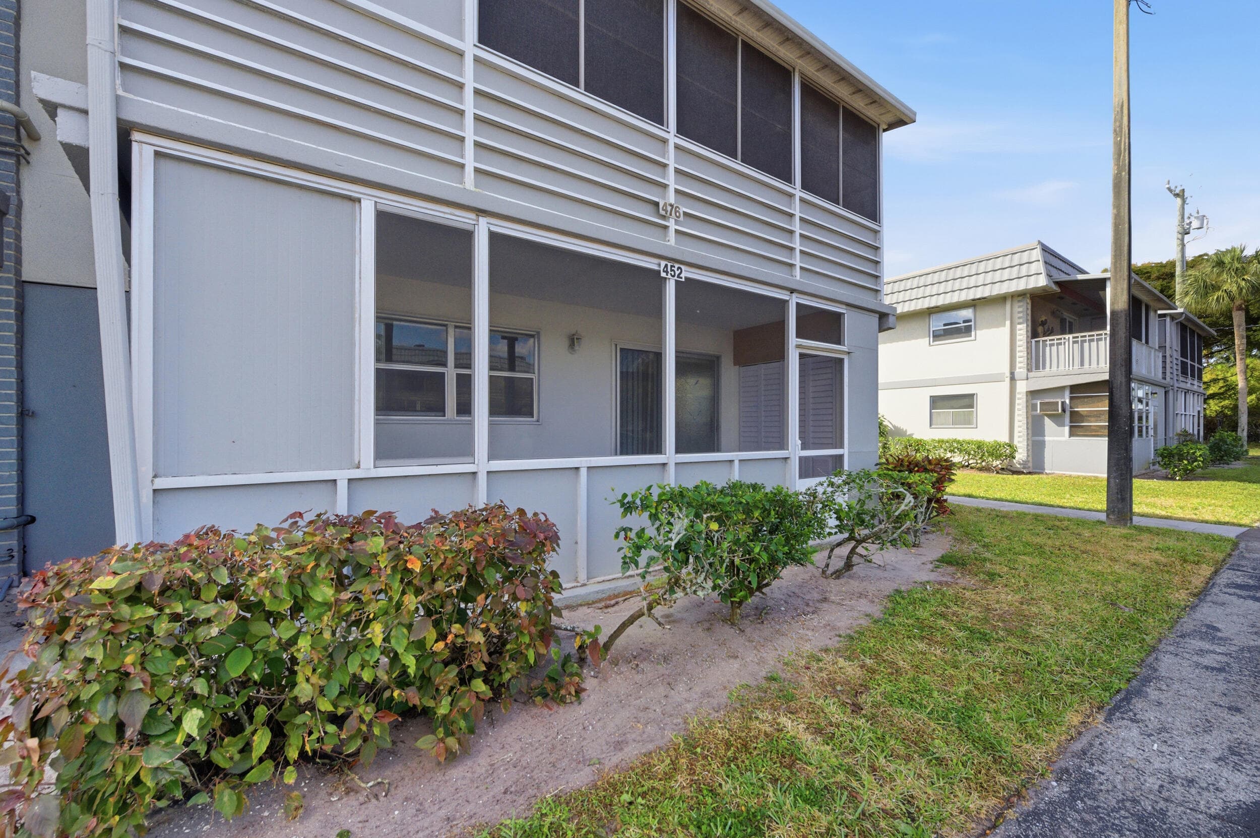 452 Brittany J, Delray Beach, FL 33446 25