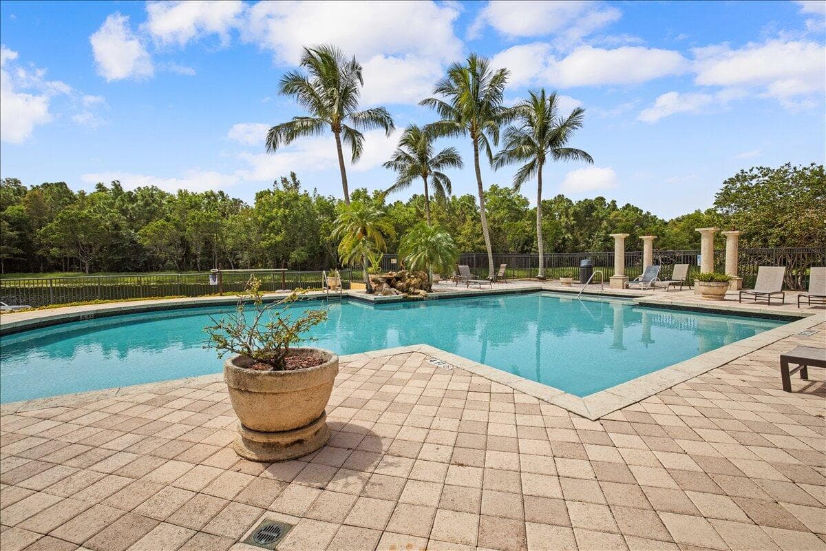 200 Crestwood Court N 211, Royal Palm Beach, FL 33411 24