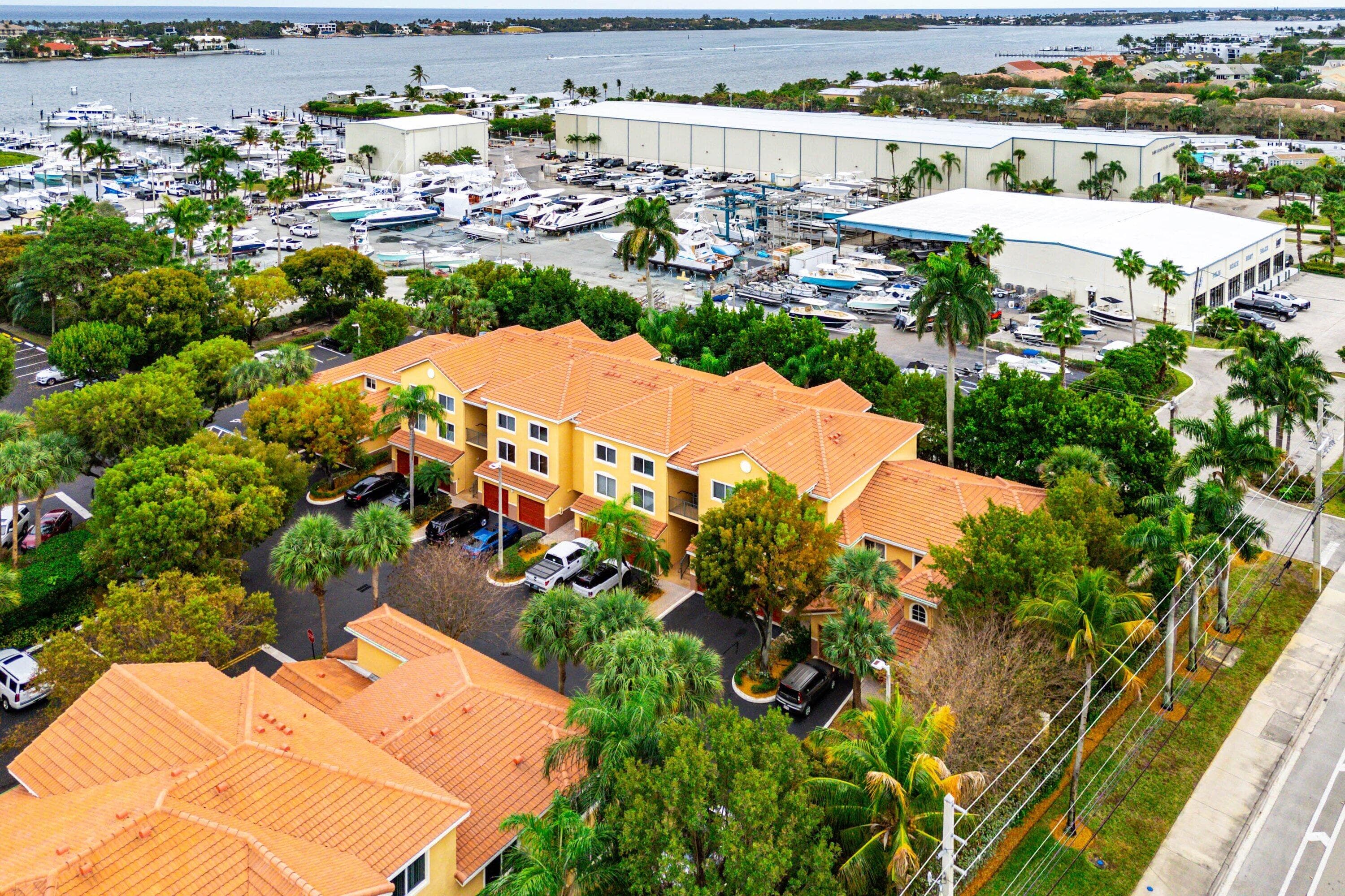 900 Scotia Drive 102, Hypoluxo, FL 33462 25