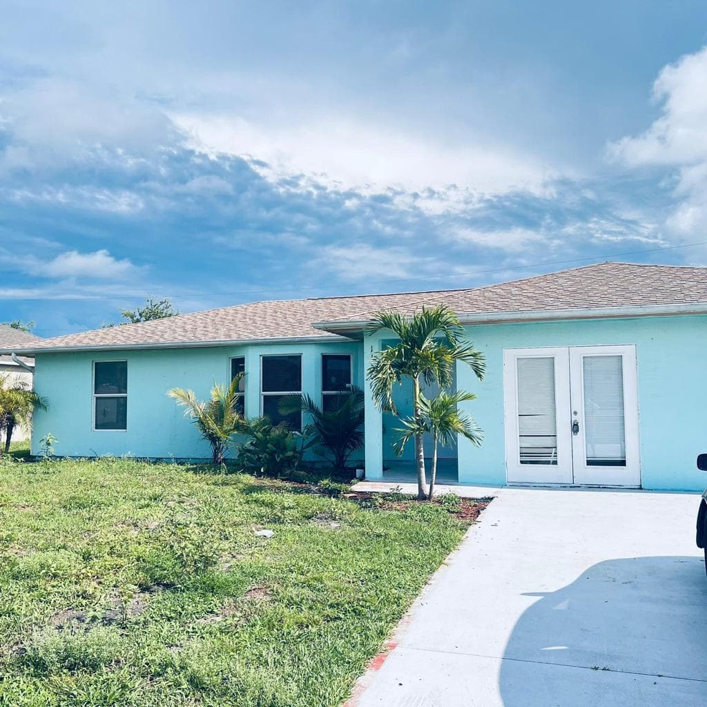 1150 SW Haleyberry Avenue, Port St. Lucie, FL 34953 2