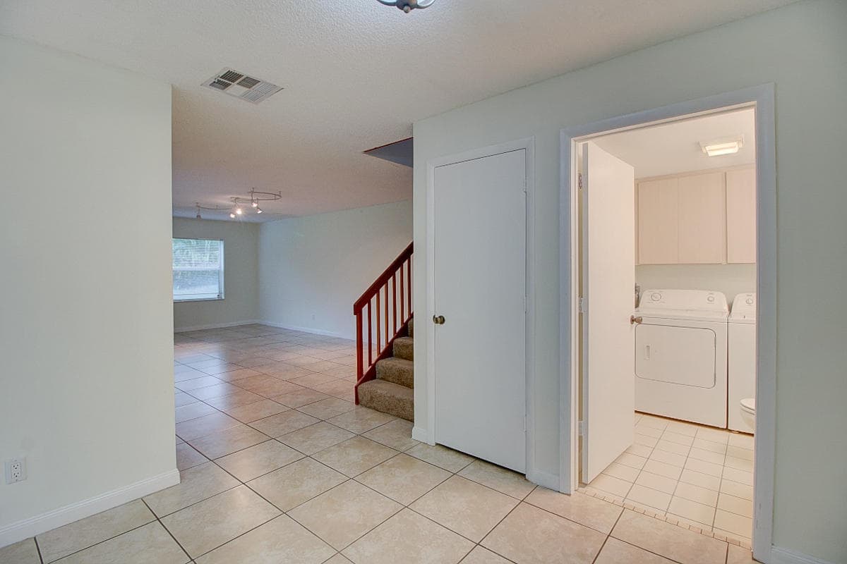 44 Essex Court B, Royal Palm Beach, FL 33411 10