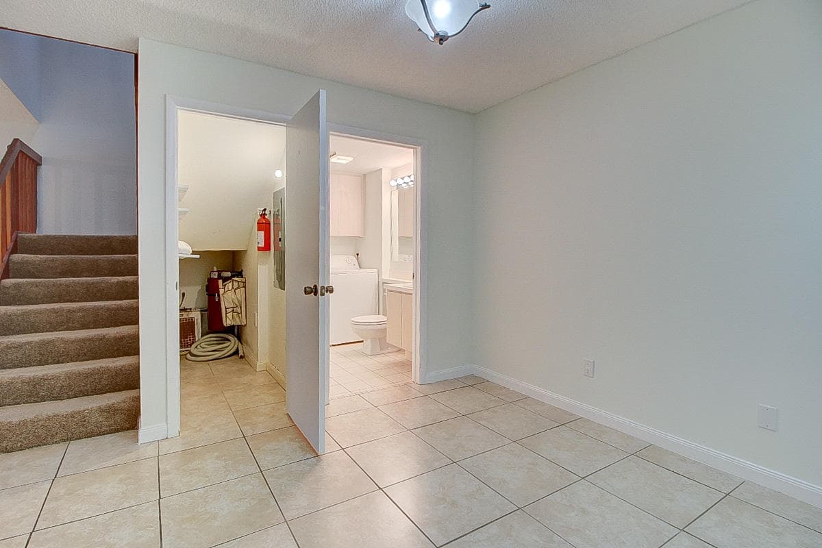 44 Essex Court B, Royal Palm Beach, FL 33411 14