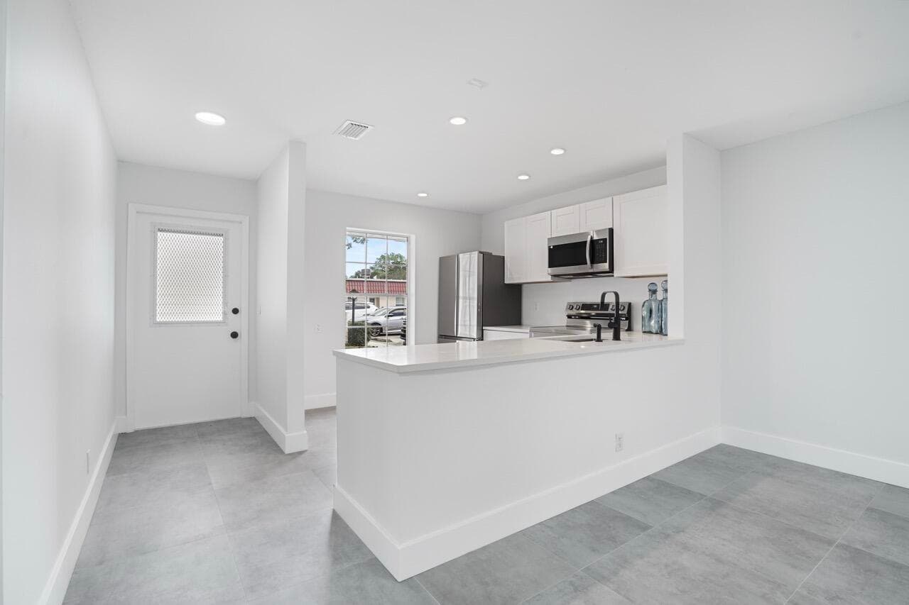737 Nantucket Circle B, Lake Worth, FL 33467 2