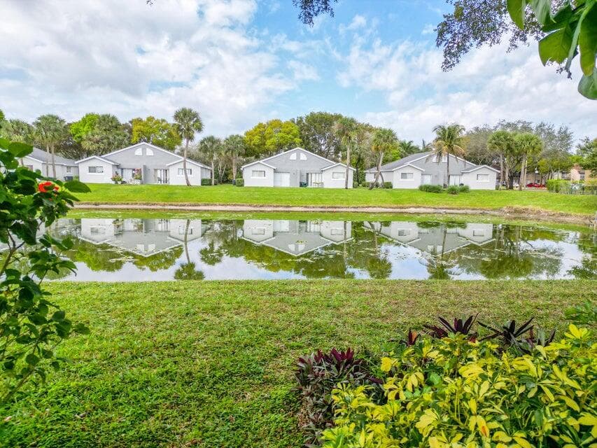 107 Lake Terry Drive, West Palm Beach, FL 33411 3