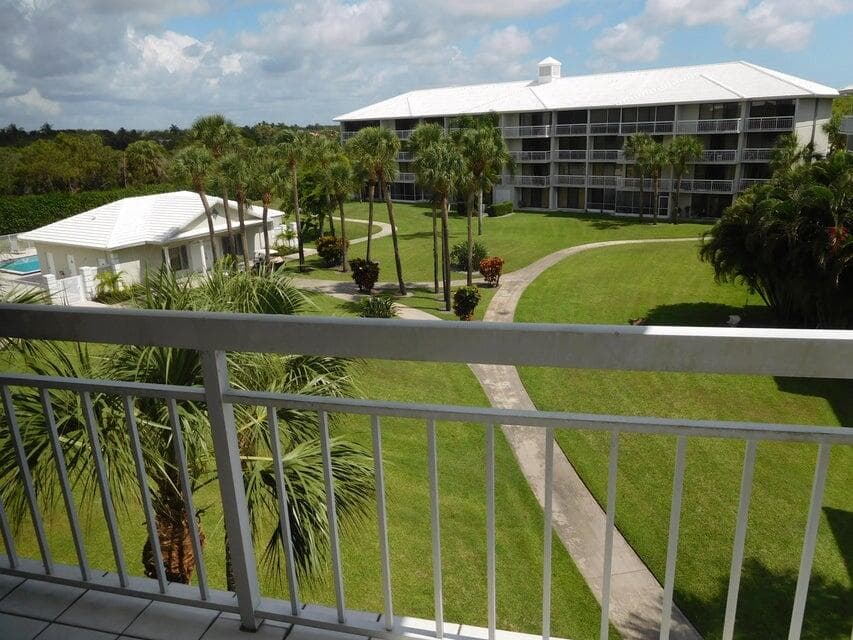 2601 Village Boulevard 406, West Palm Beach, FL 33409 17