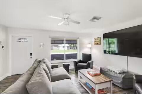 1519 Treemont Avenue, Jupiter, FL 33469 2