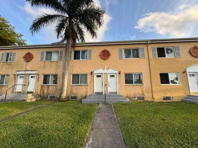 206 NW 84th Street 206, Miami, FL 33150 2