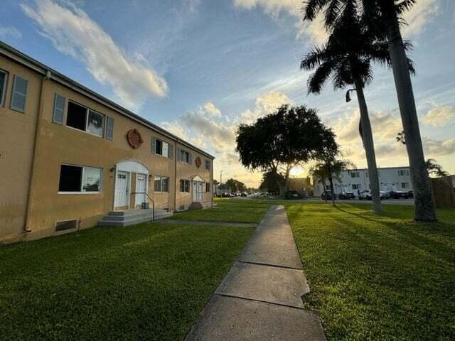 206 NW 84th Street 206, Miami, FL 33150