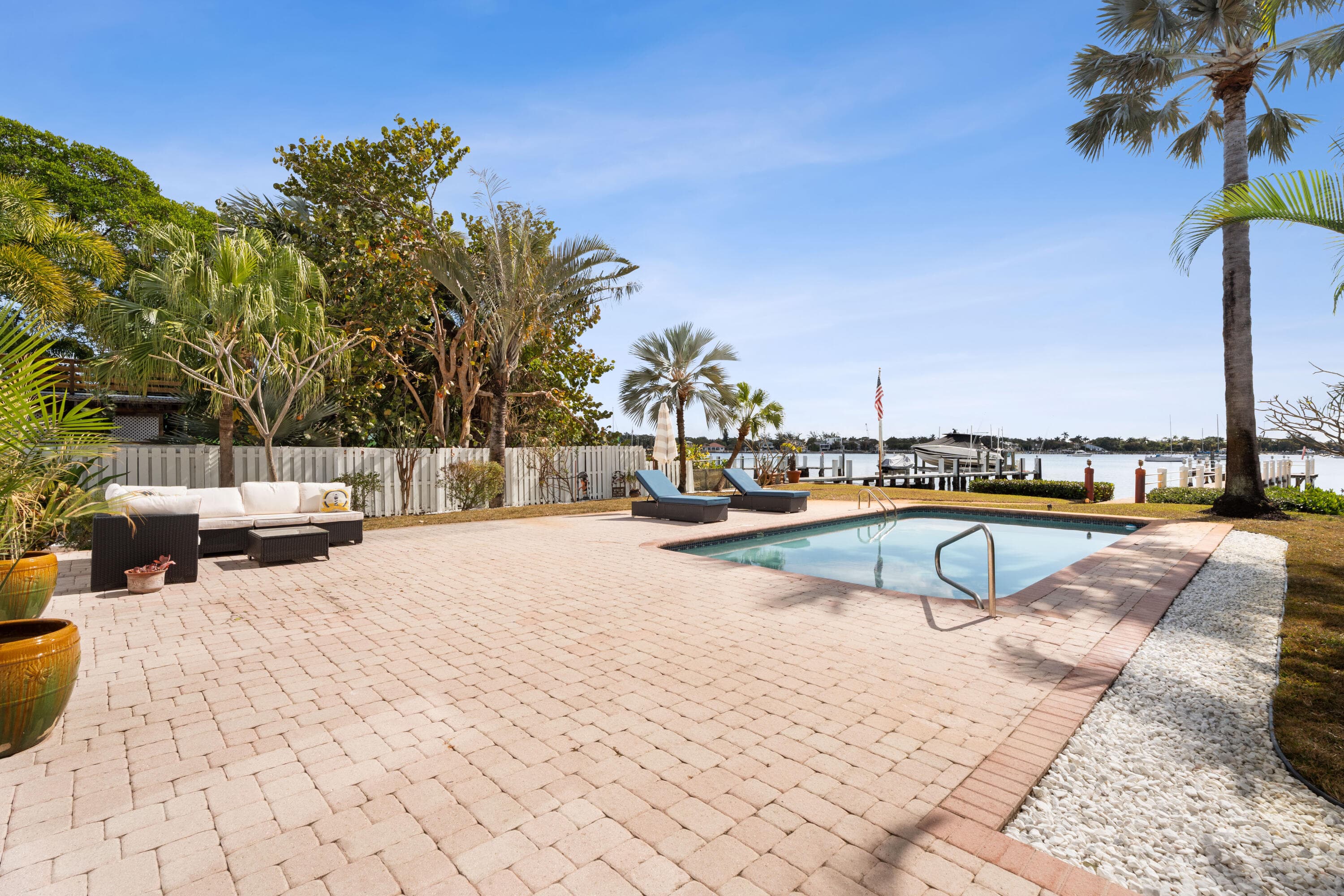 114 S Lake Drive, Lantana, FL 33462 33