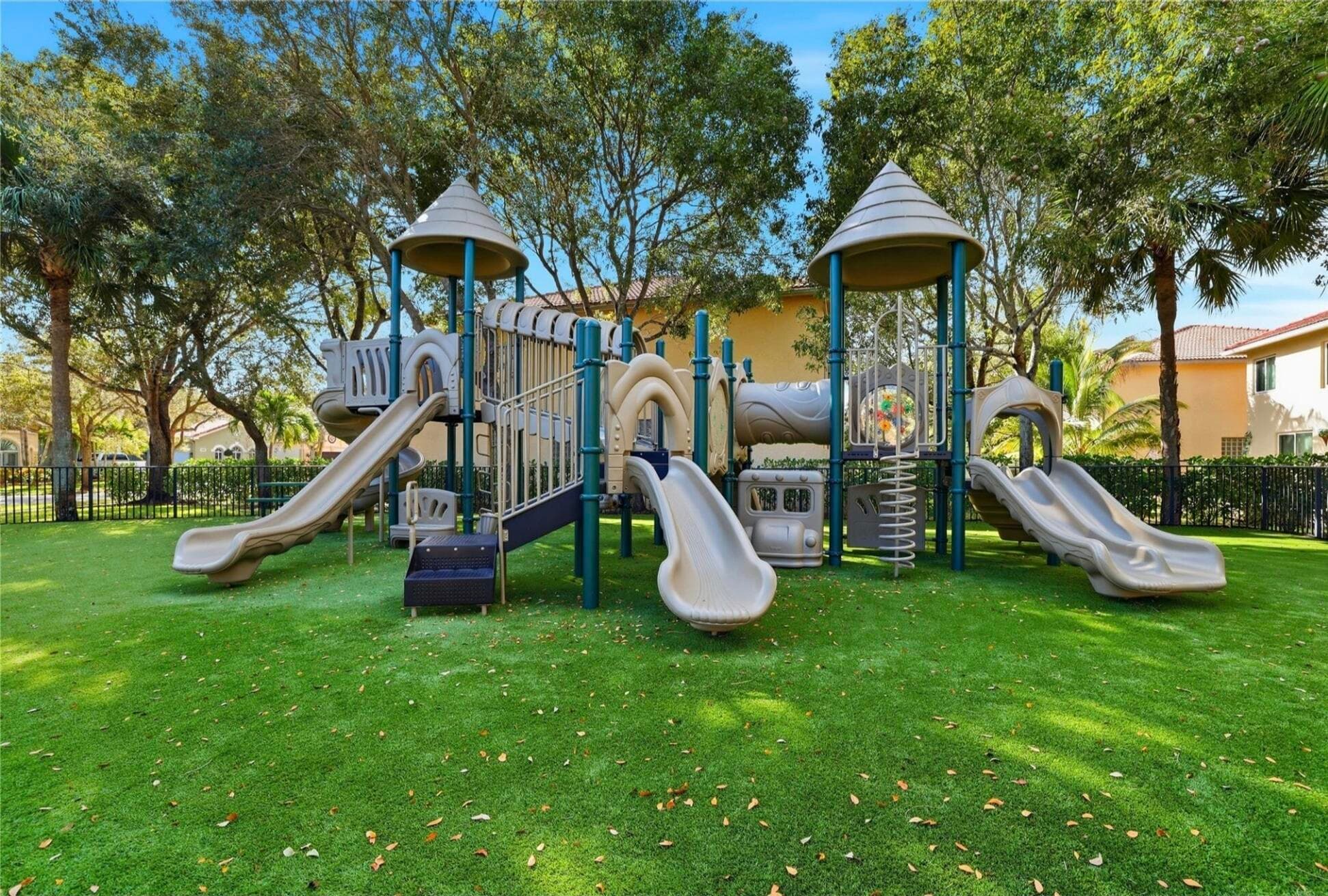 236 Gazetta Way, West Palm Beach, FL 33413 17