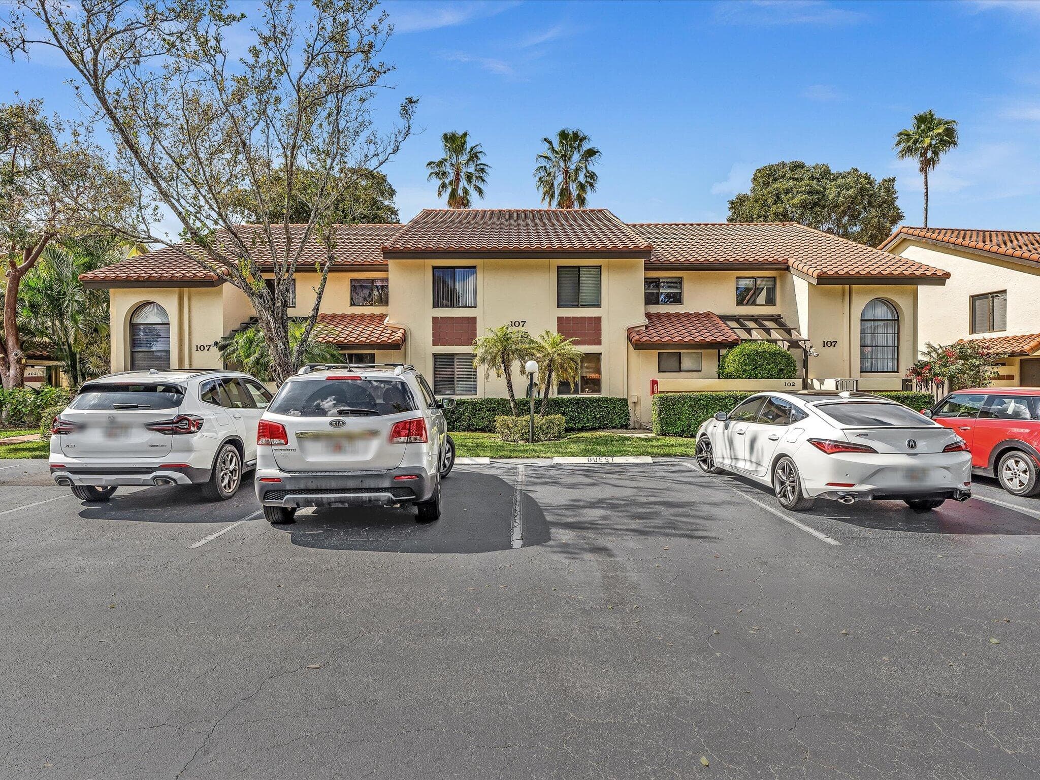 10215 N Circle Lake Drive 201, Boynton Beach, FL 33437 2