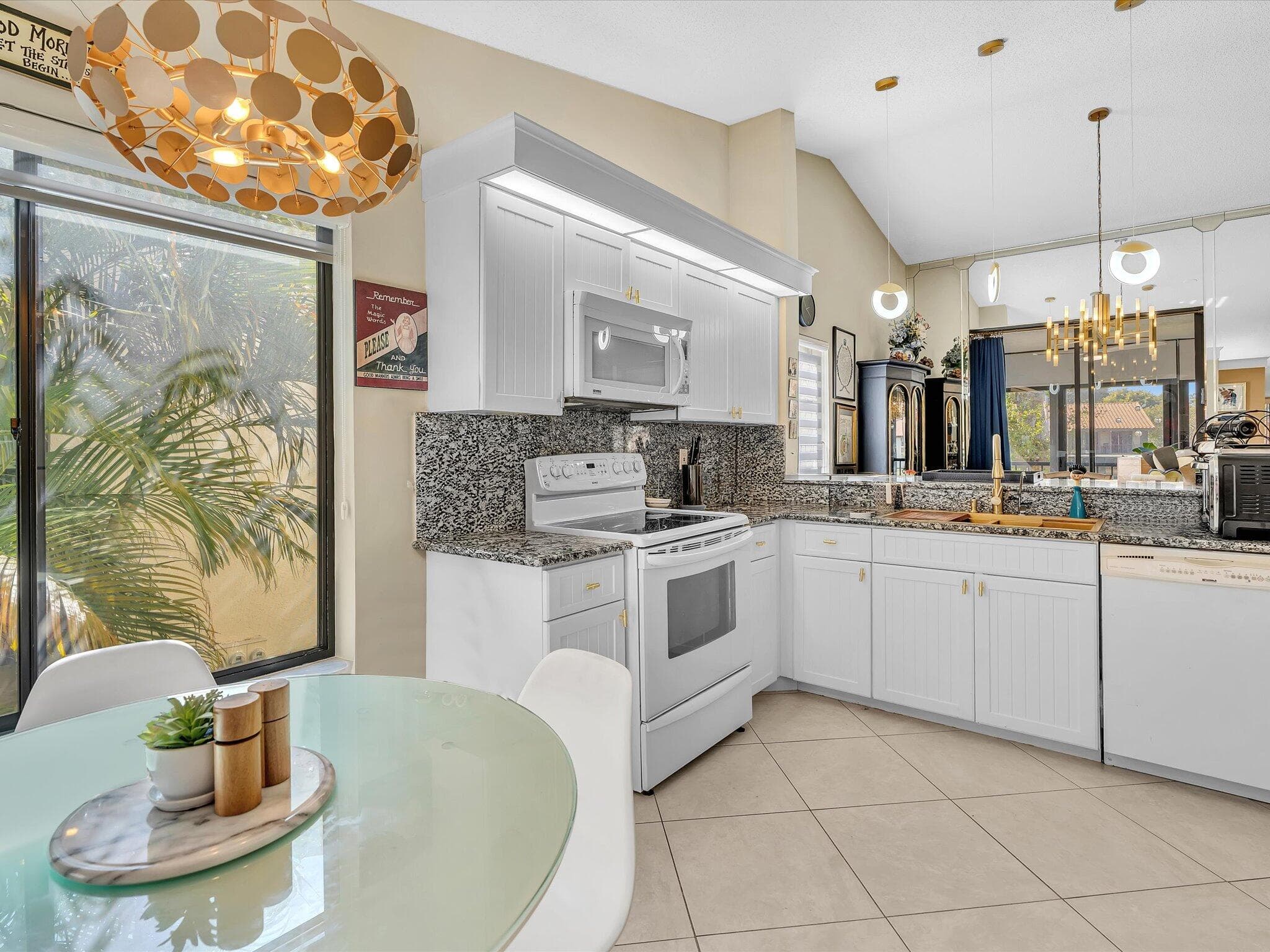 10215 N Circle Lake Drive 201, Boynton Beach, FL 33437 7