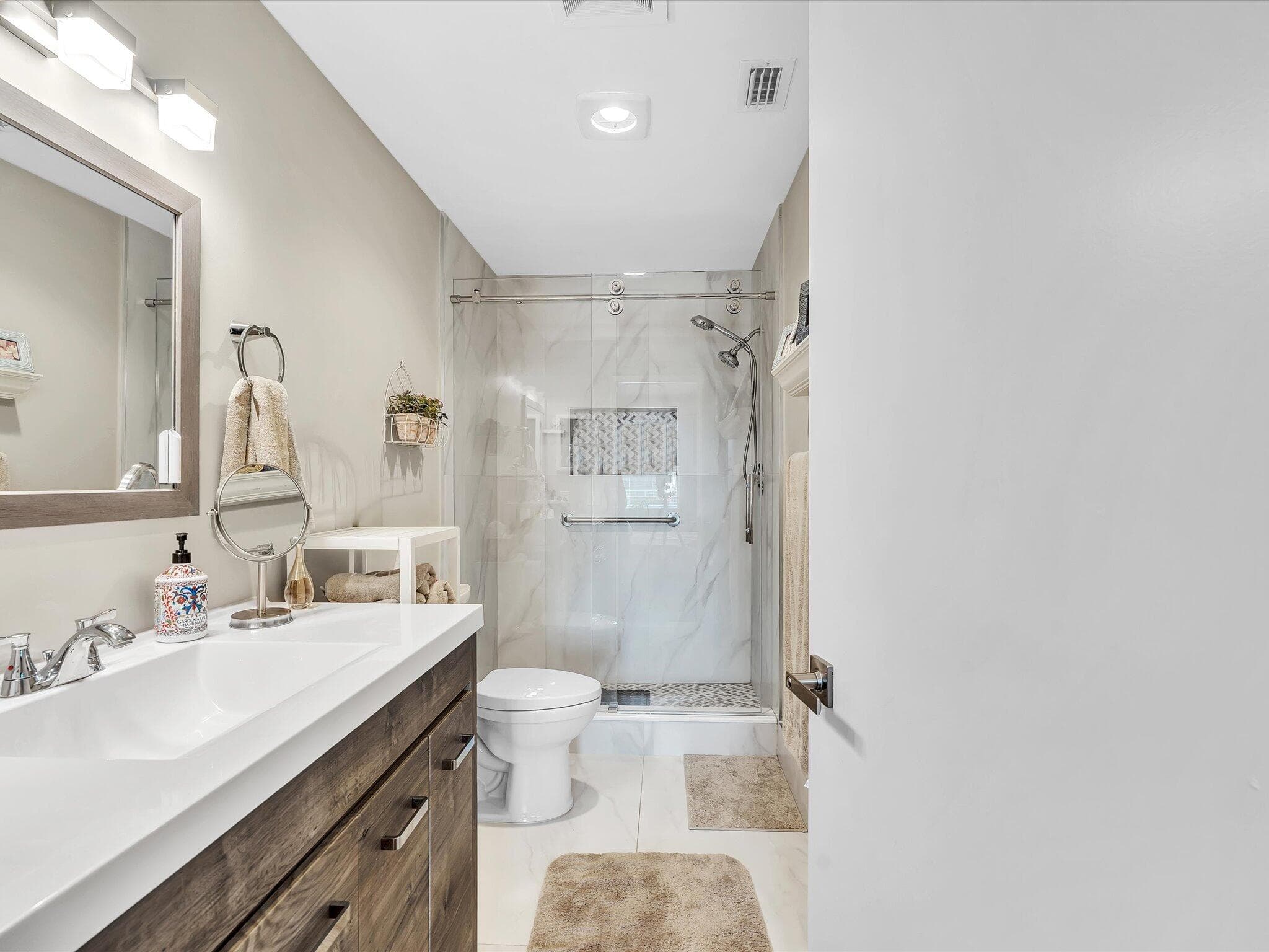 10215 N Circle Lake Drive 201, Boynton Beach, FL 33437 14