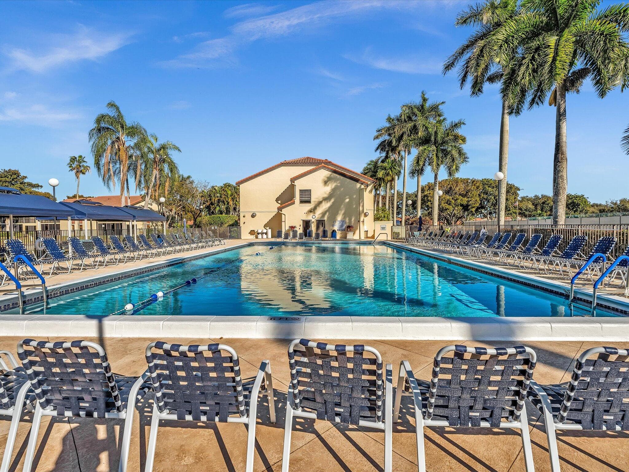 10215 N Circle Lake Drive 201, Boynton Beach, FL 33437 33