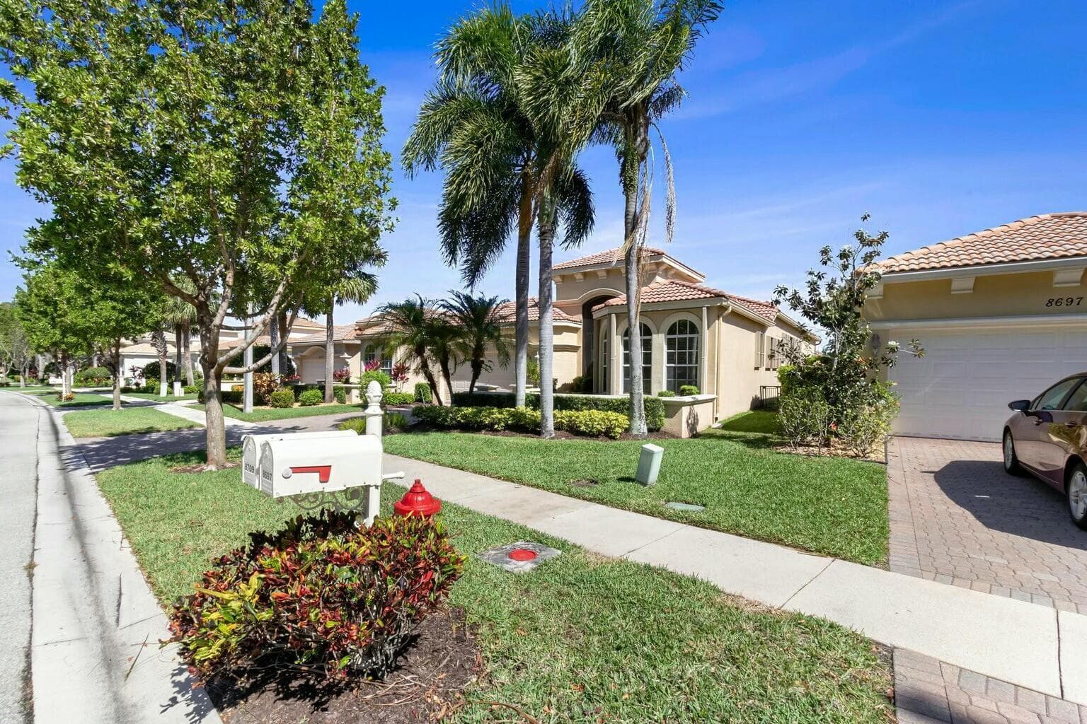 8709 Via Grande E, Wellington, FL 33411 2