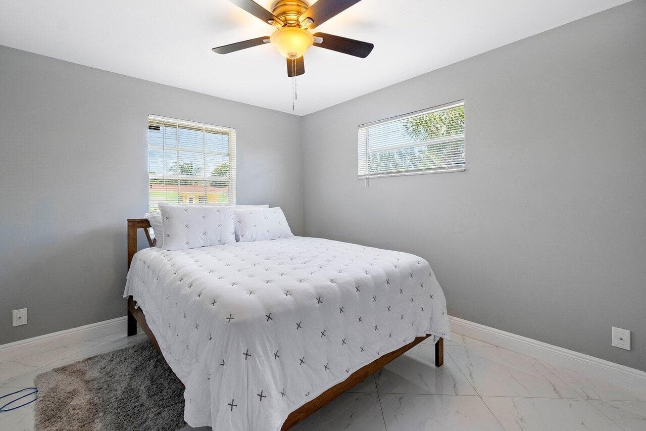 1837 16th Avenue N, Lake Worth Beach, FL 33460 24
