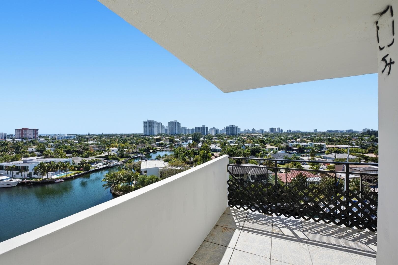 401 Golden Isles Drive 1009, Hallandale Beach, FL 33009 23