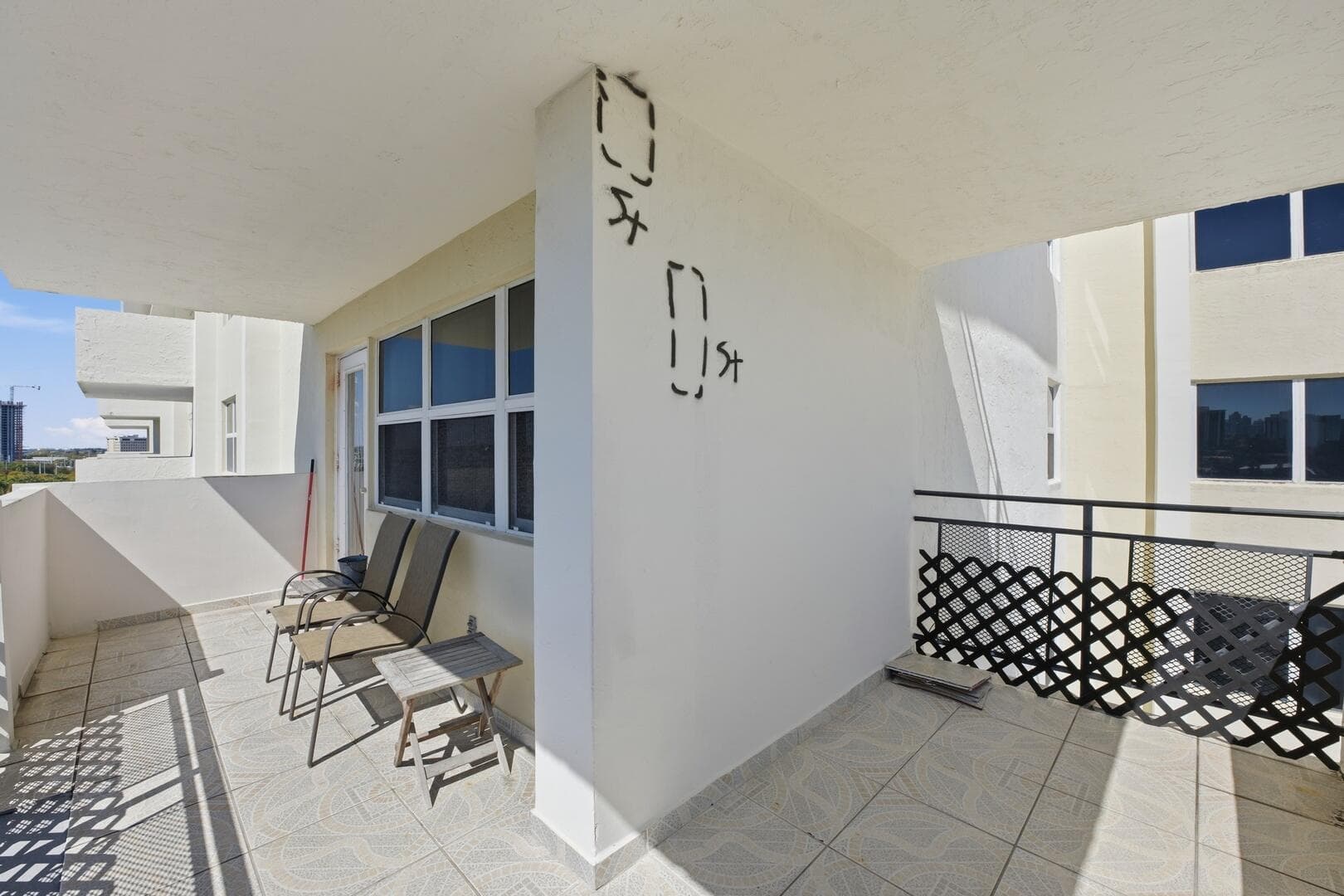 401 Golden Isles Drive 1009, Hallandale Beach, FL 33009 21