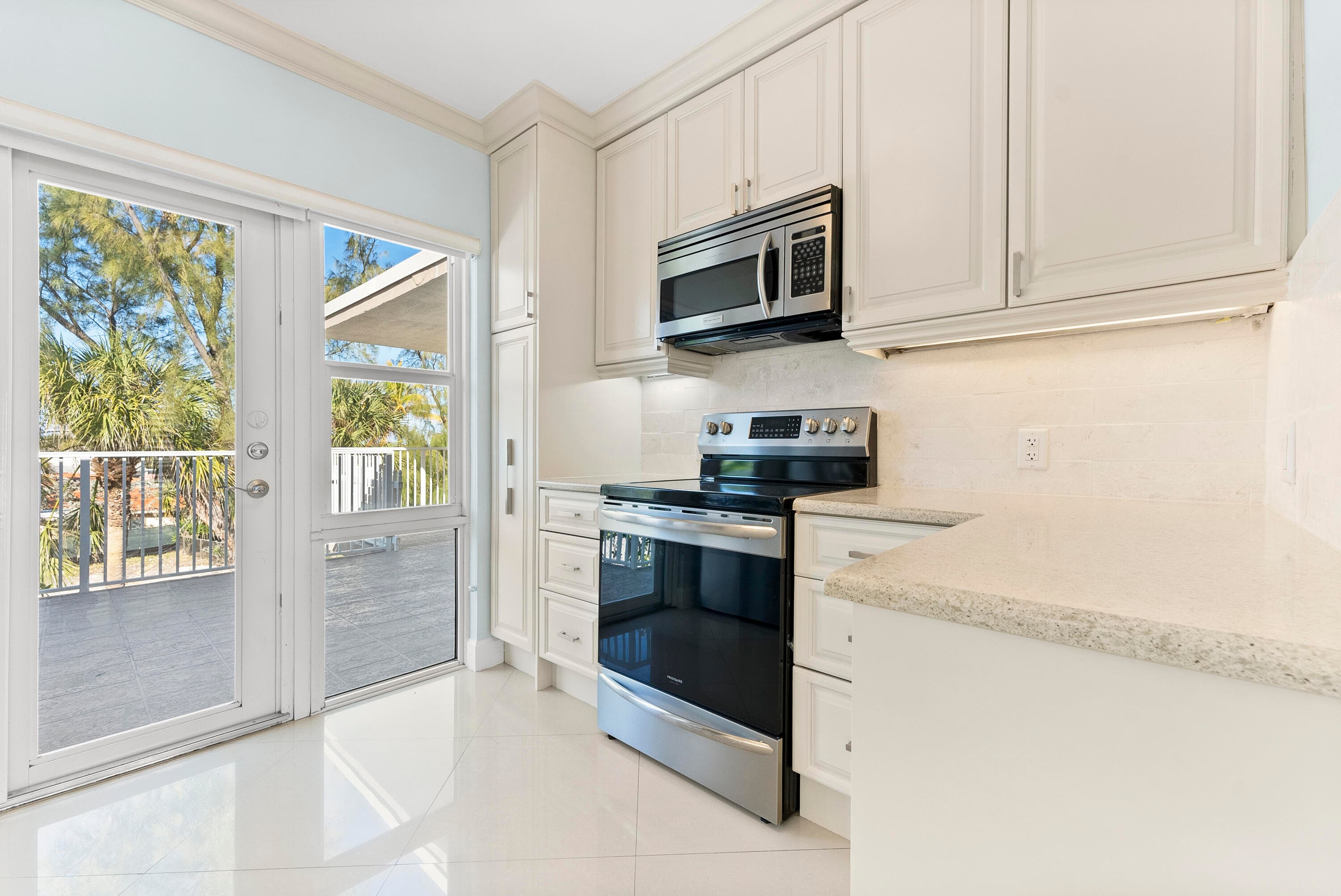 1203 Hillsboro Mile P3, Hillsboro Beach, FL 33062 32