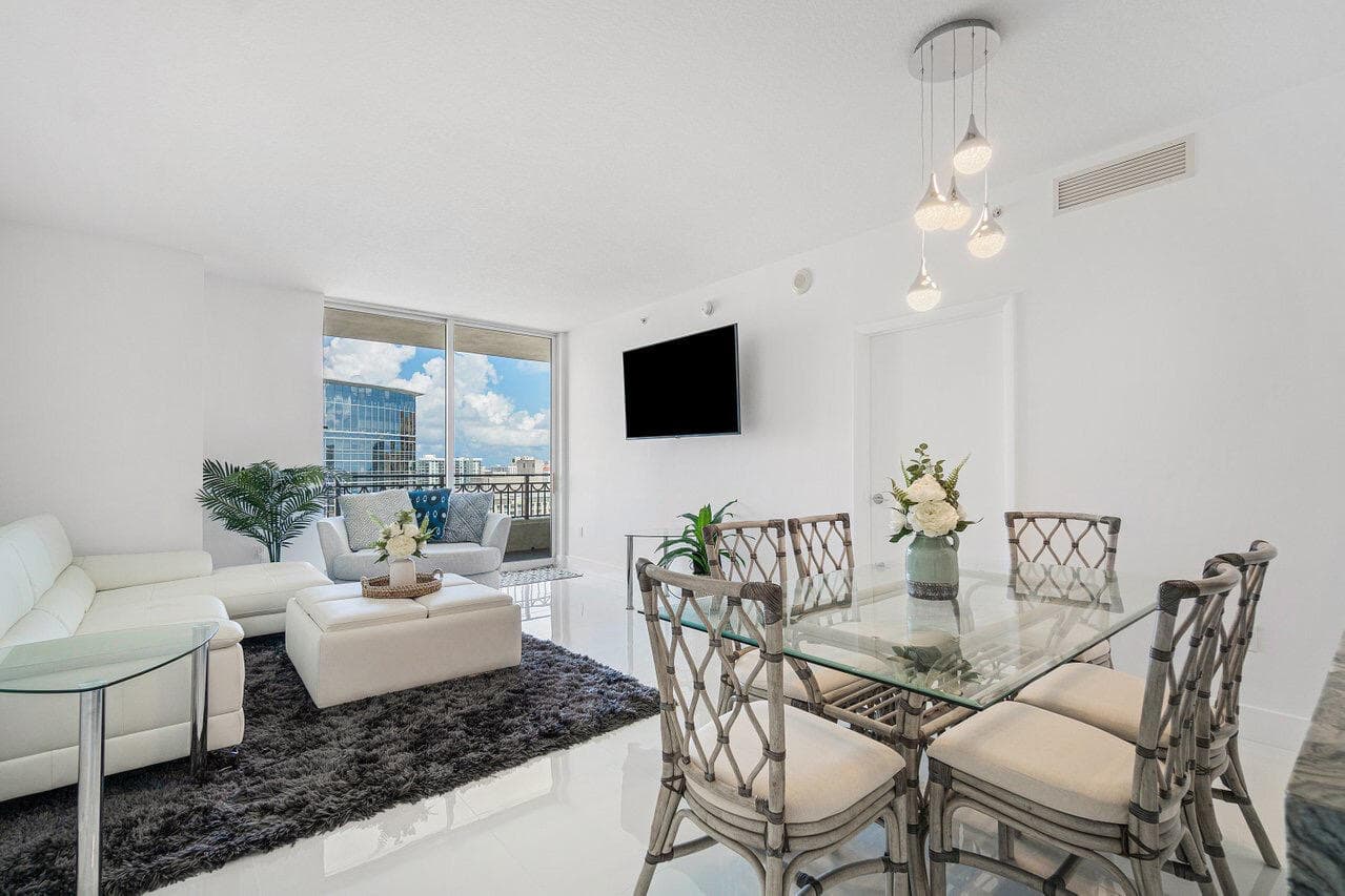 550 Okeechobee Boulevard 1809, West Palm Beach, FL 33401 2
