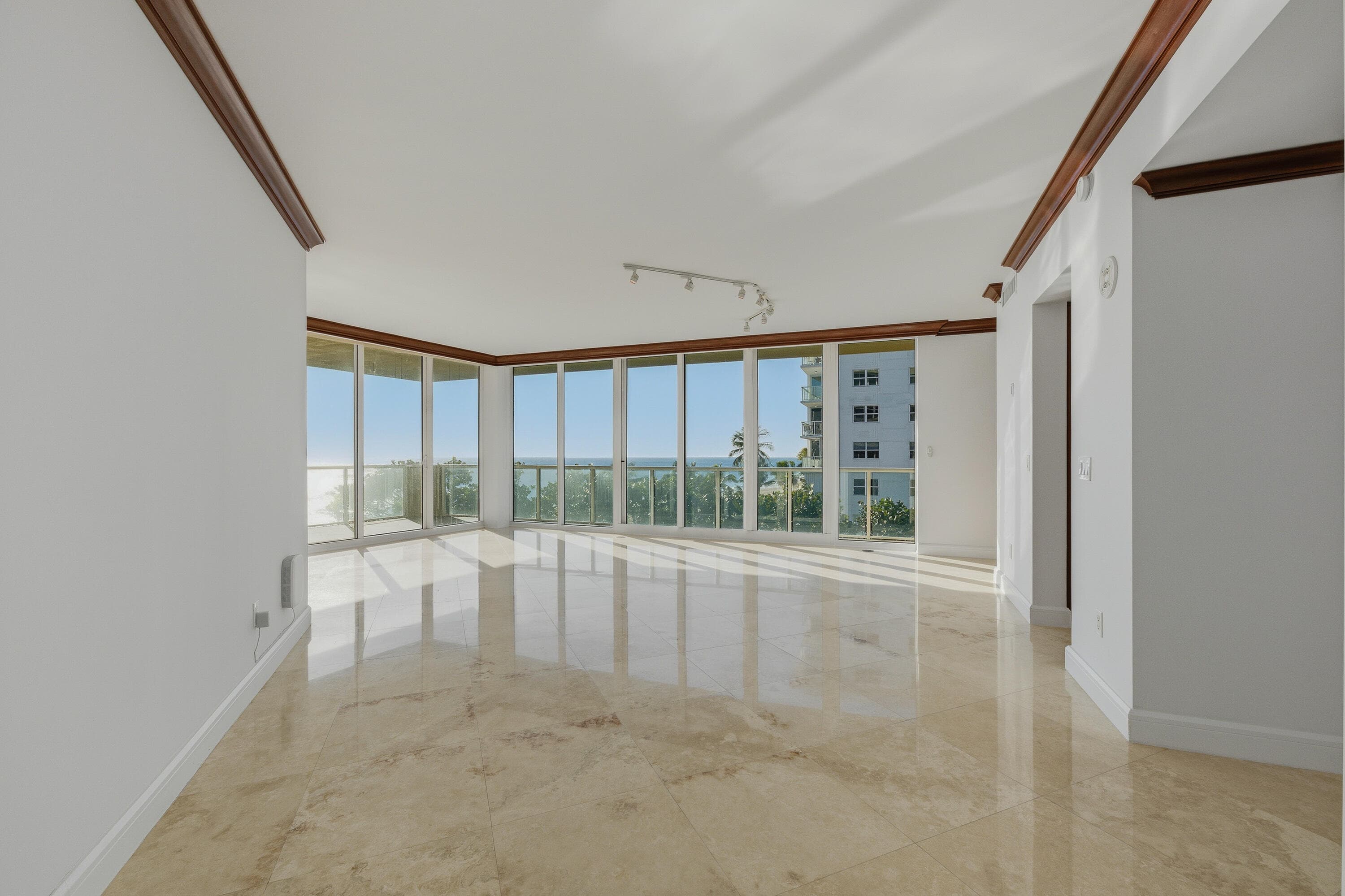 1063 Hillsboro Mile 301, Hillsboro Beach, FL 33062 23