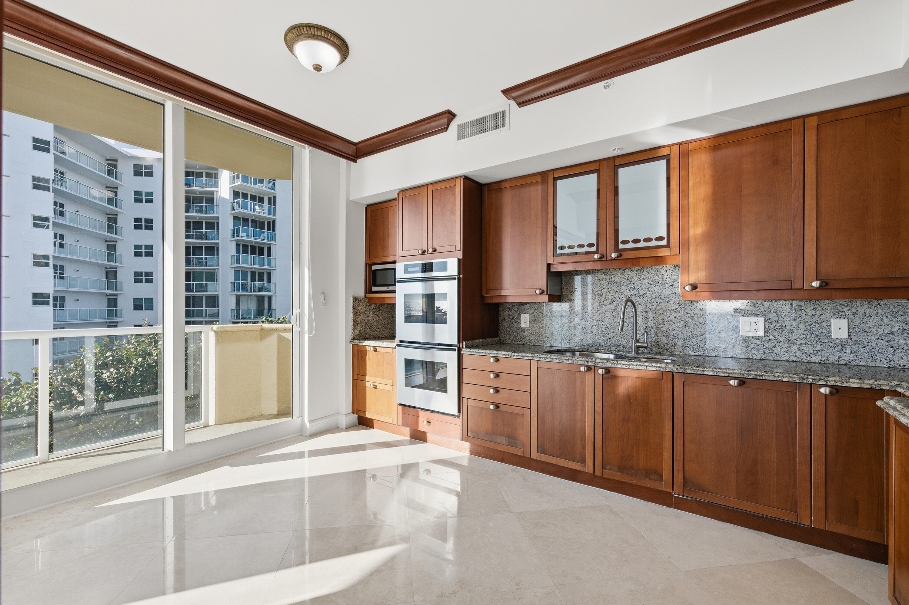 1063 Hillsboro Mile 301, Hillsboro Beach, FL 33062 18