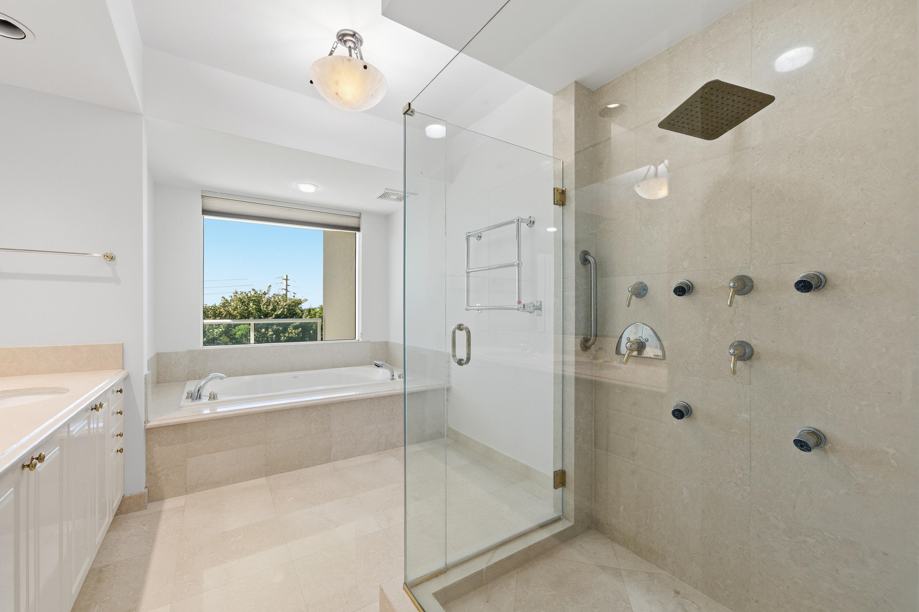1063 Hillsboro Mile 301, Hillsboro Beach, FL 33062 32